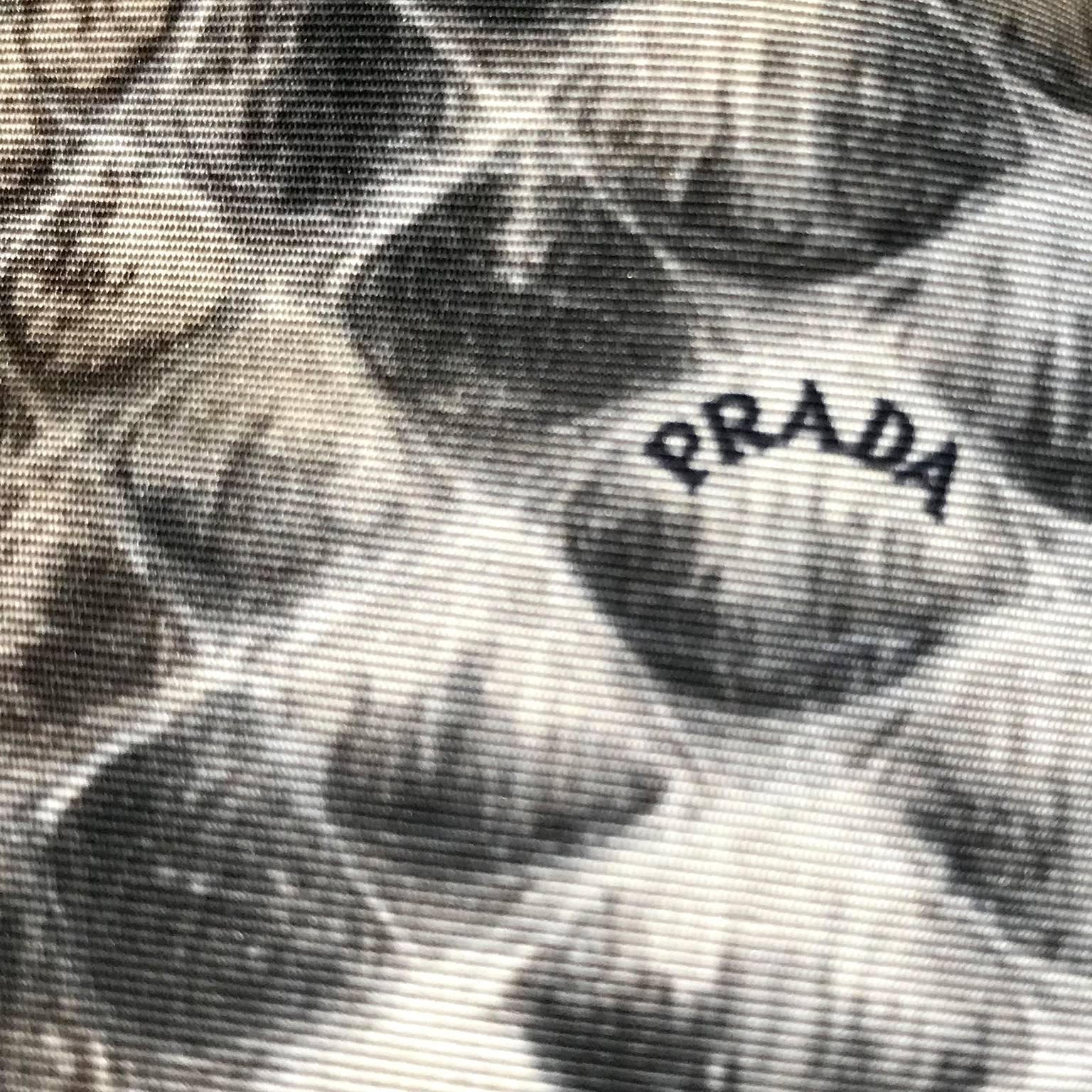 Prada Black and Ivory Snakeskin Print Silk Skirt Size 42 S/S 2009 In Excellent Condition In Portland, OR