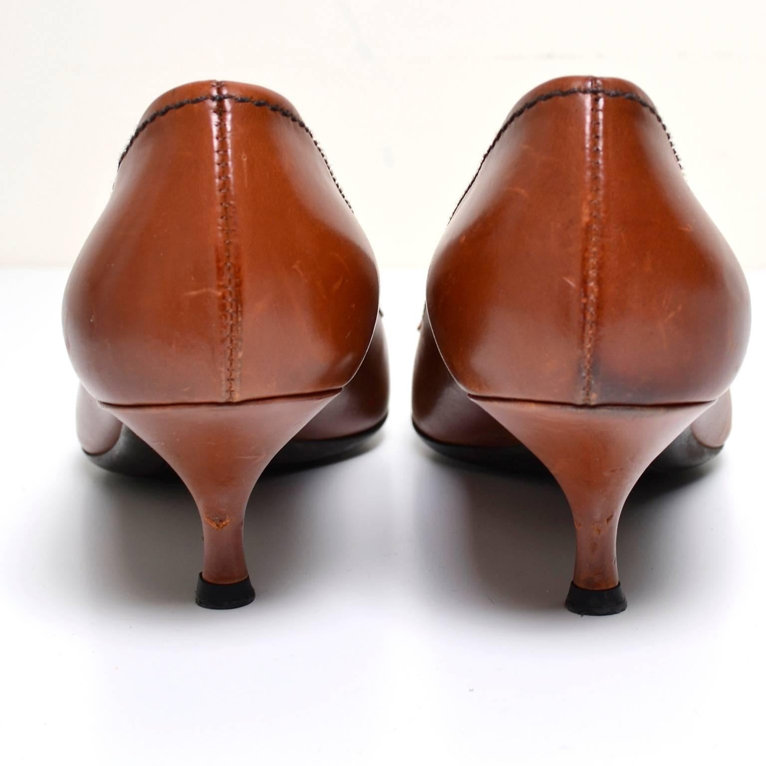 Prada cognac brown leather kitten heel shoes Size 37 In Excellent Condition In Portland, OR