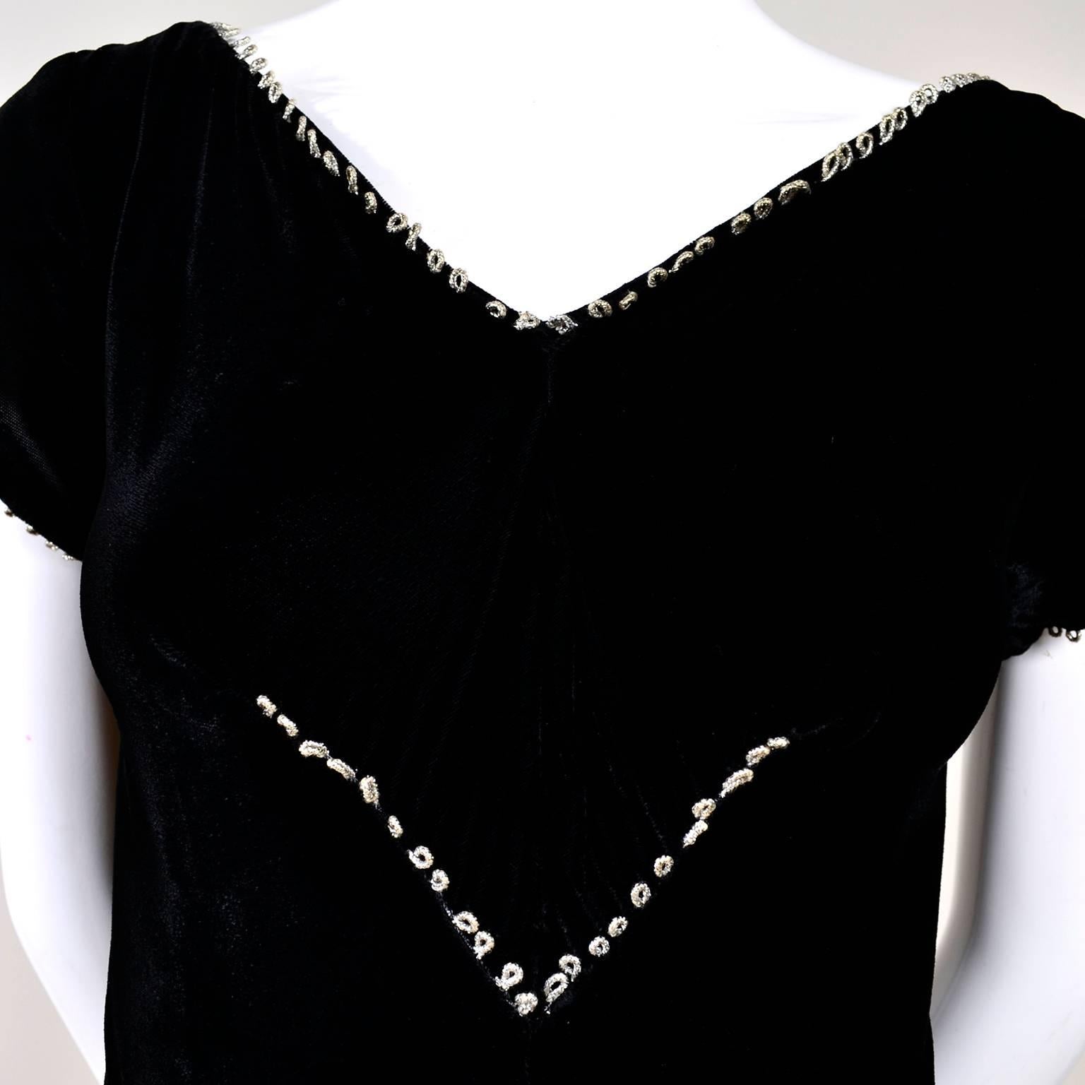 1950s Vintage Dress Black Velvet w/ Black and Silver Starbursts Full Skirt  2