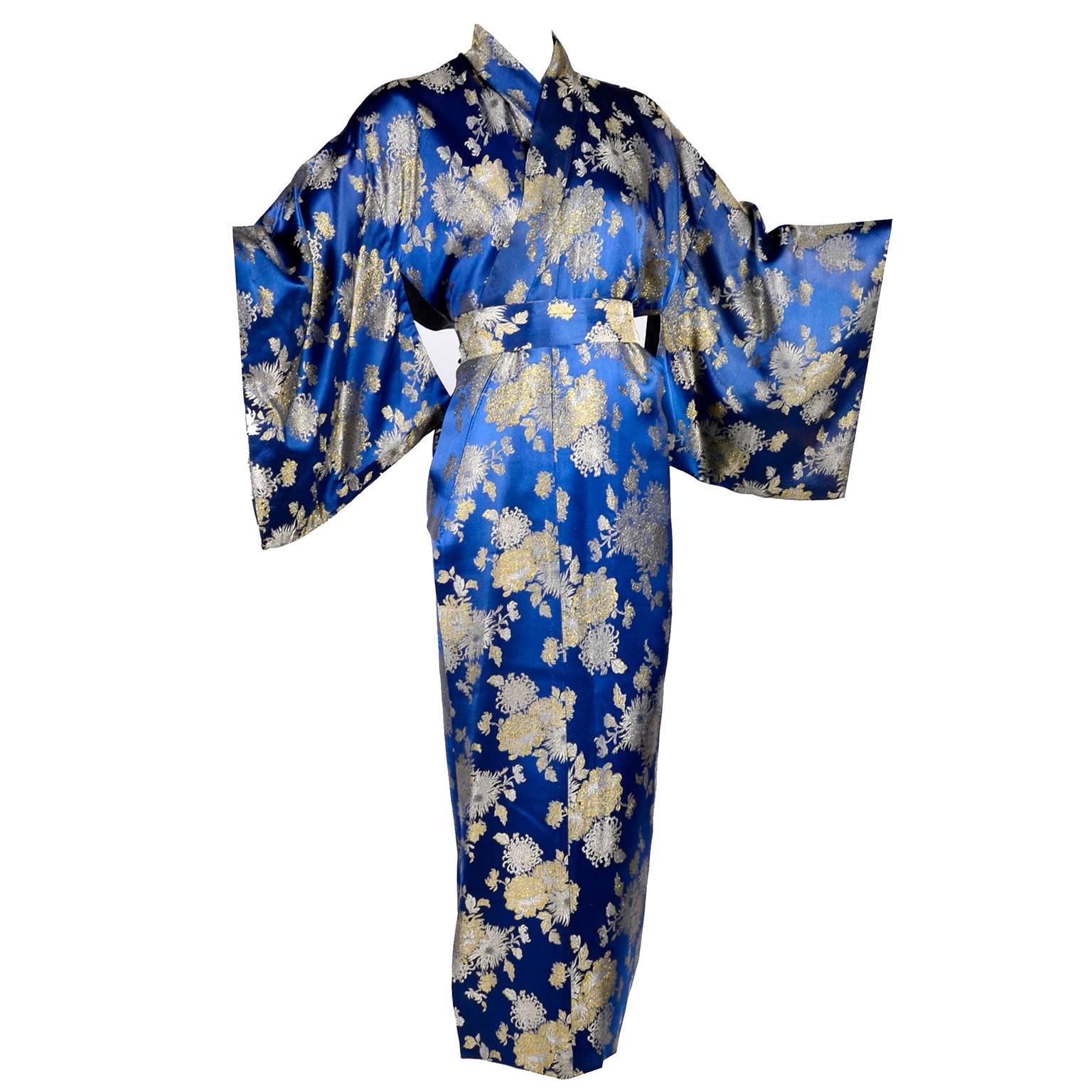 Japanese Vintage Kimono Robe in Blue Silk Gold Metallic chrysanthemum Embroidery