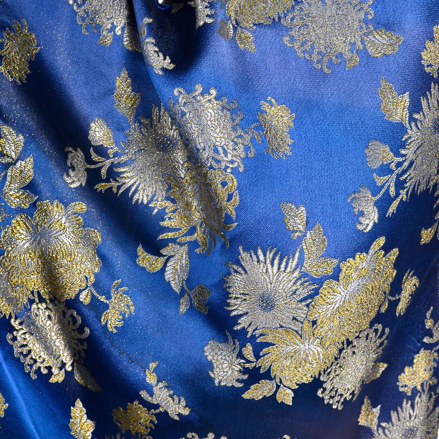 Women's Japanese Vintage Kimono Robe in Blue Silk Gold Metallic chrysanthemum Embroidery