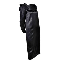 1970er Albert Nipon Vintage Kleid aus schwarzem Satin mit Rüschenkragen