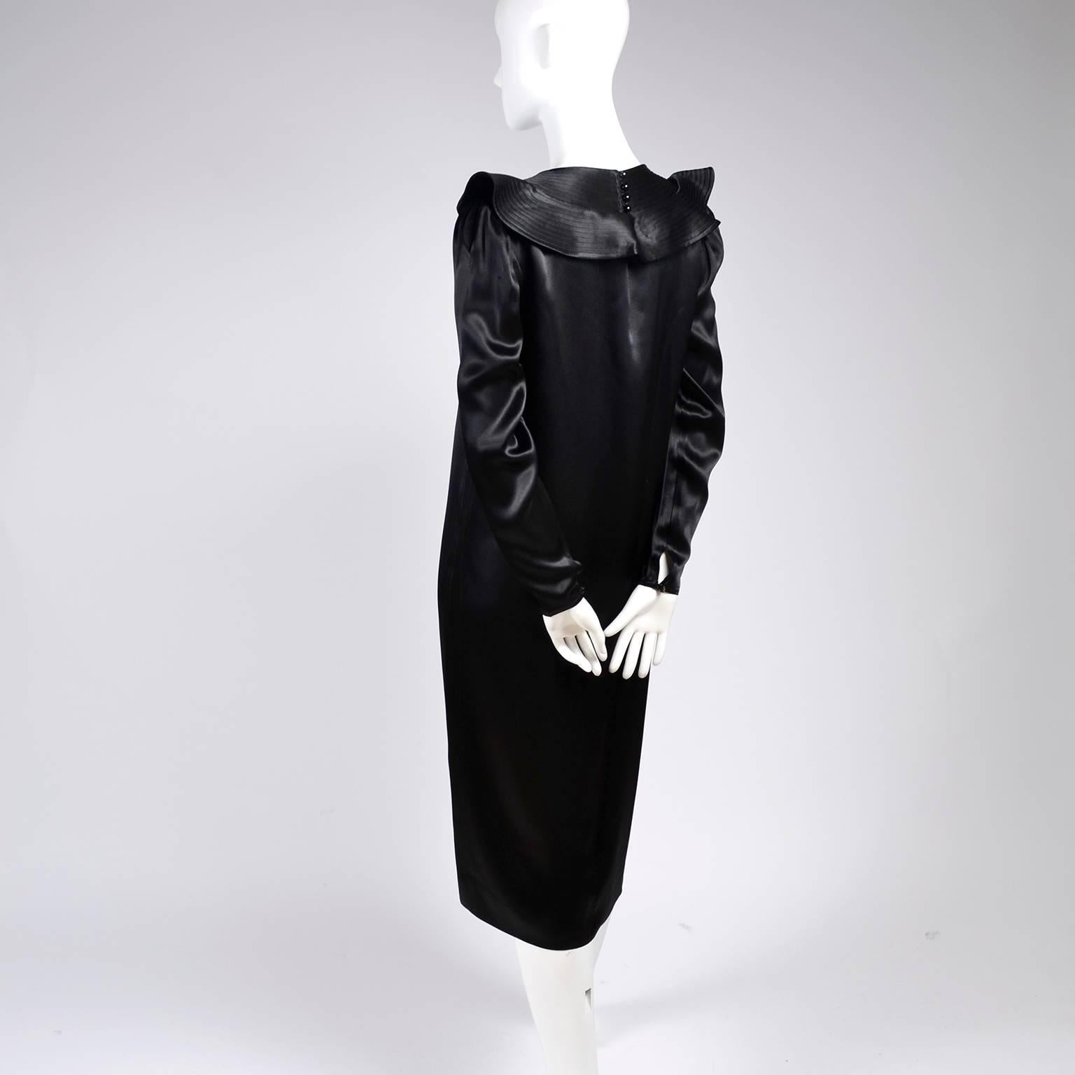 1970s Albert Nipon Vintage Dress in Black Satin With Ruff Collar In Excellent Condition For Sale In Portland, OR