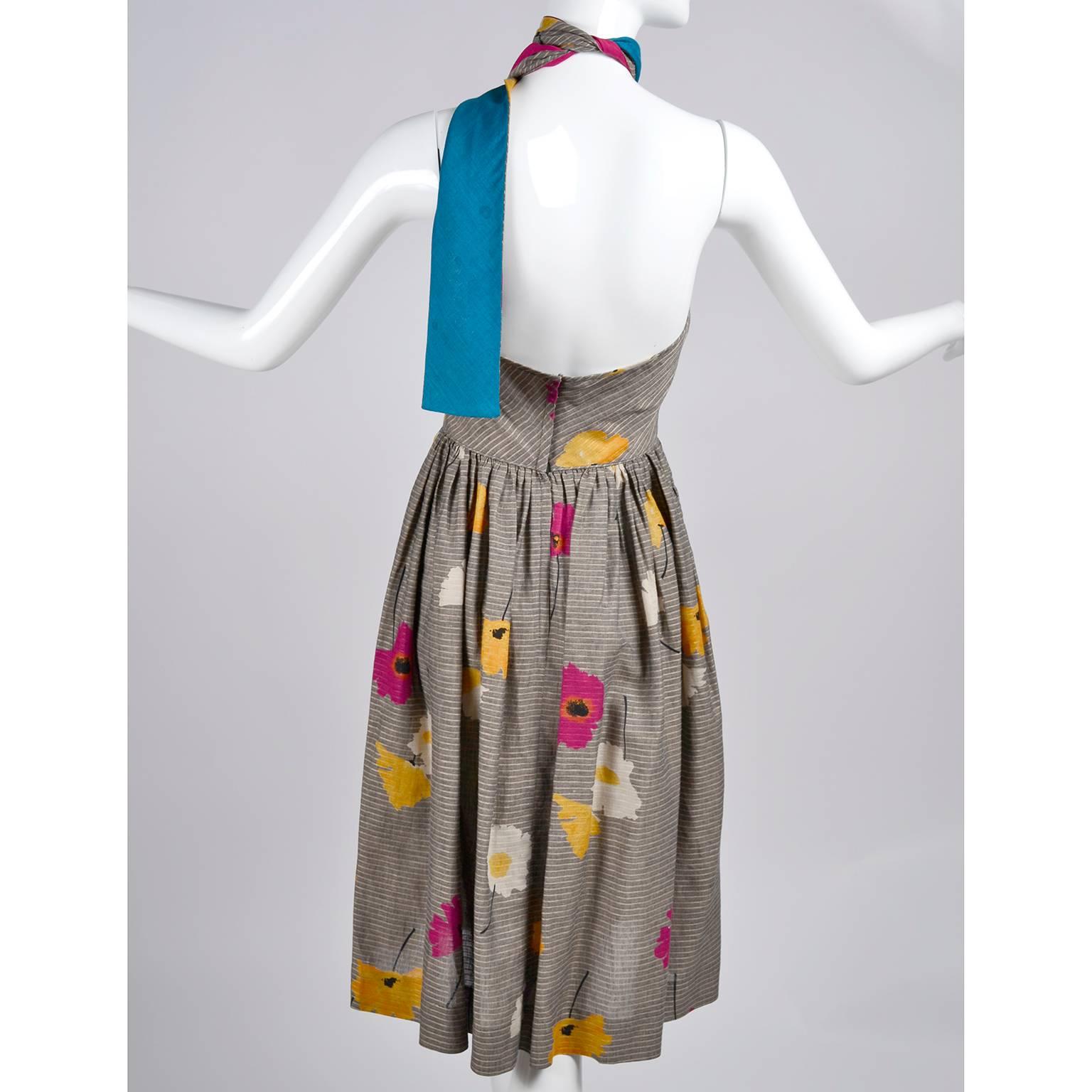 Women's Vintage 1970s Albert Nipon Halter Dress in Linen and Cotton Floral Print Size 2 For Sale