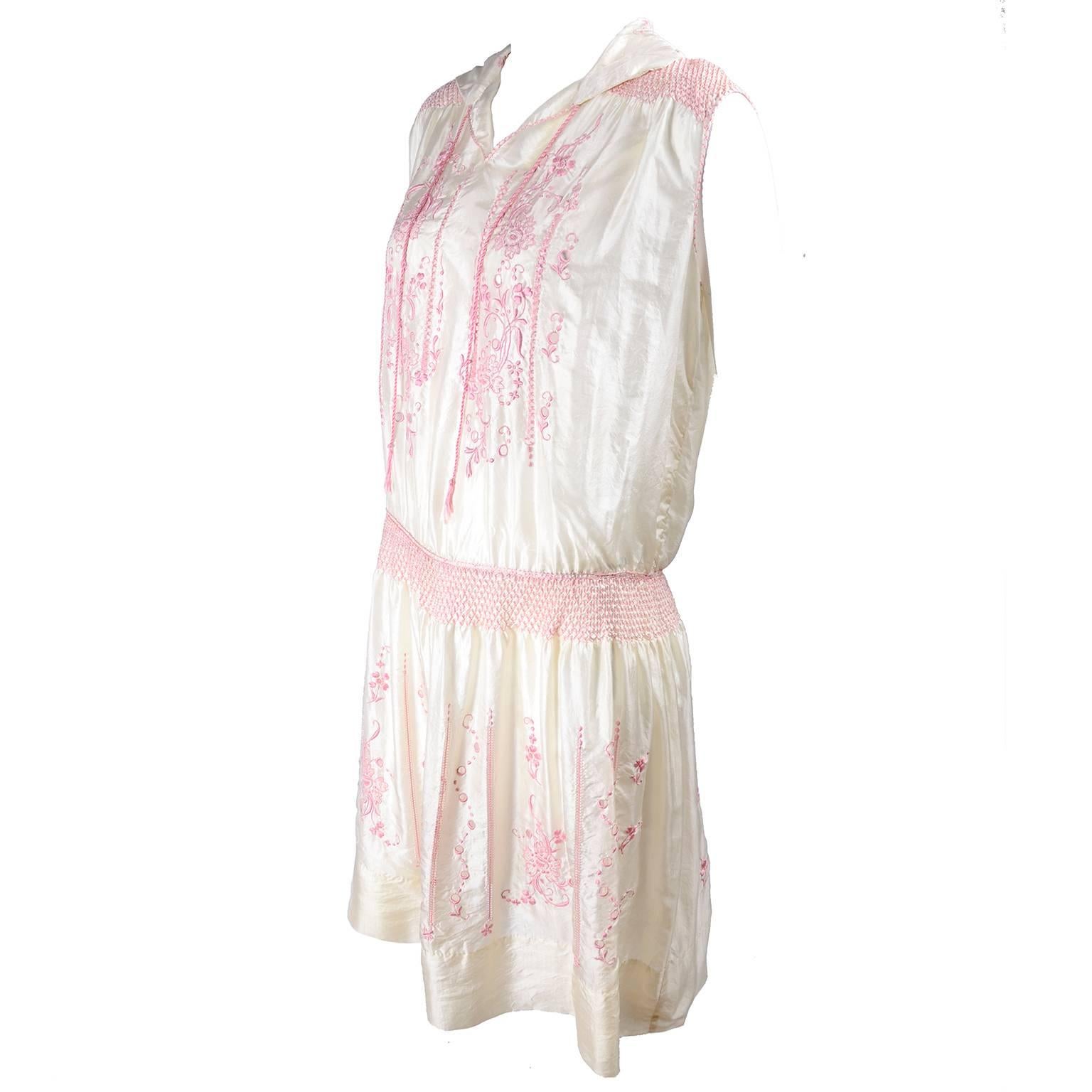 1920s Vintage Dress in Ivory Silk With Pink Embroidery and Topstitching
