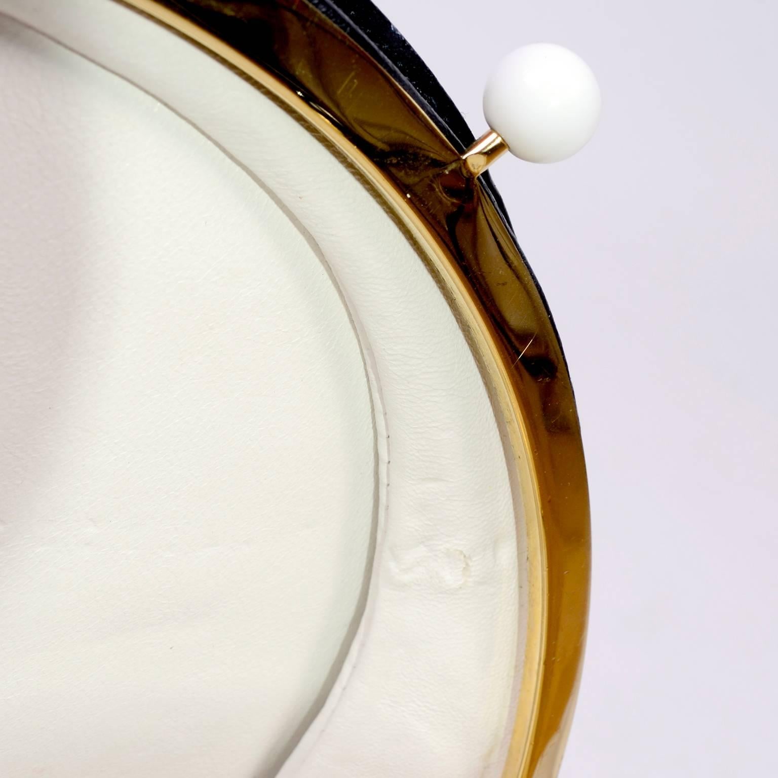 Seltene Chanel runde schwarz-weiße Lammfell-Handtasche Circle Umhängetasche oder Clutch 6