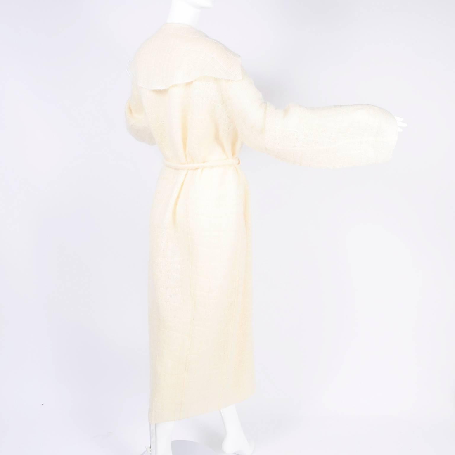 Women's Documented Runway Chanel Coat in Cream Mohair Wool, Autumn / Winter 1998