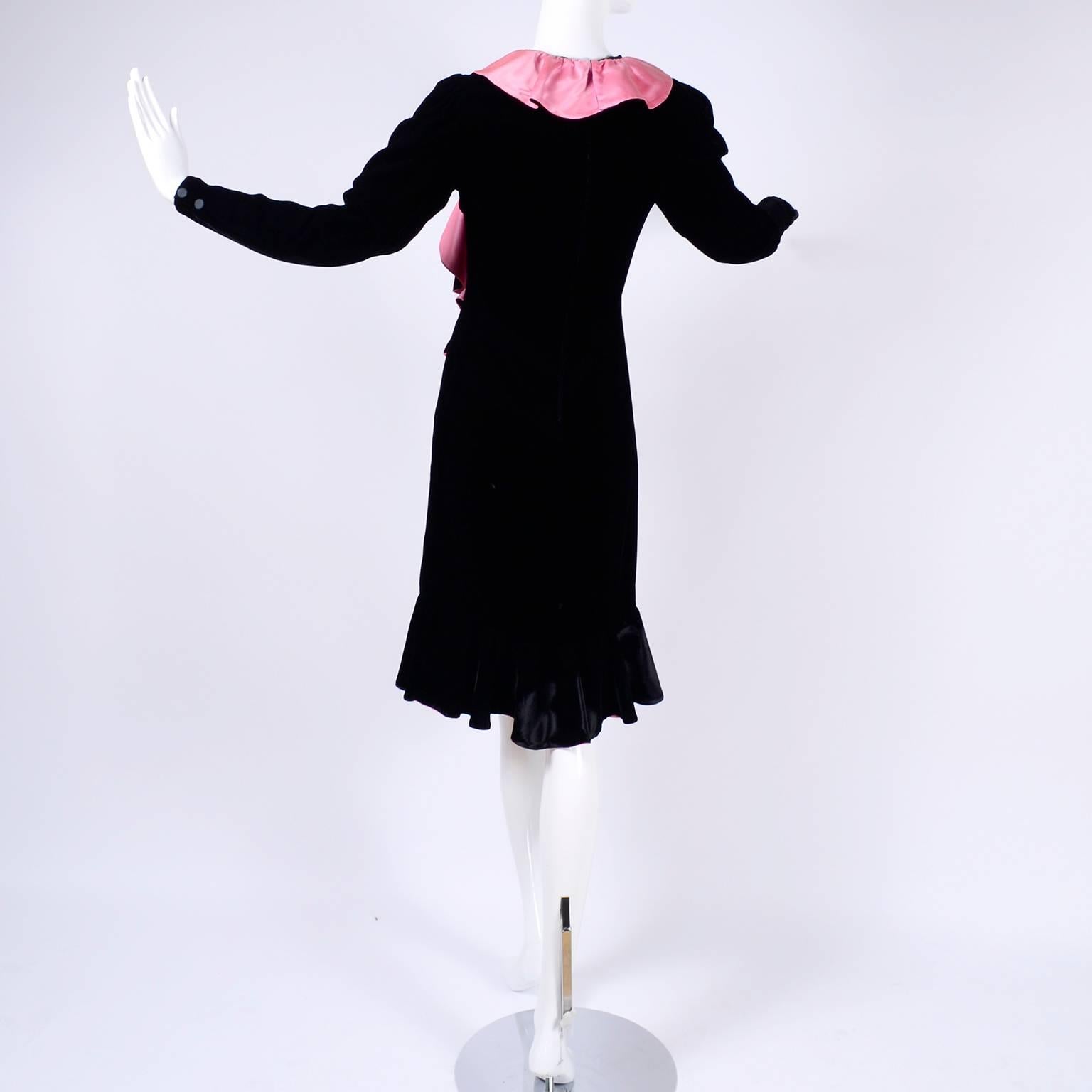 1980s Oscar de la Renta Vintage Dress in Black Velvet with Pink Satin Ruffles For Sale 3