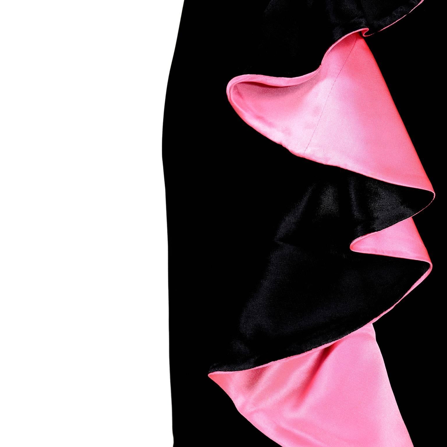 1980s Oscar de la Renta Vintage Dress in Black Velvet with Pink Satin Ruffles For Sale 1