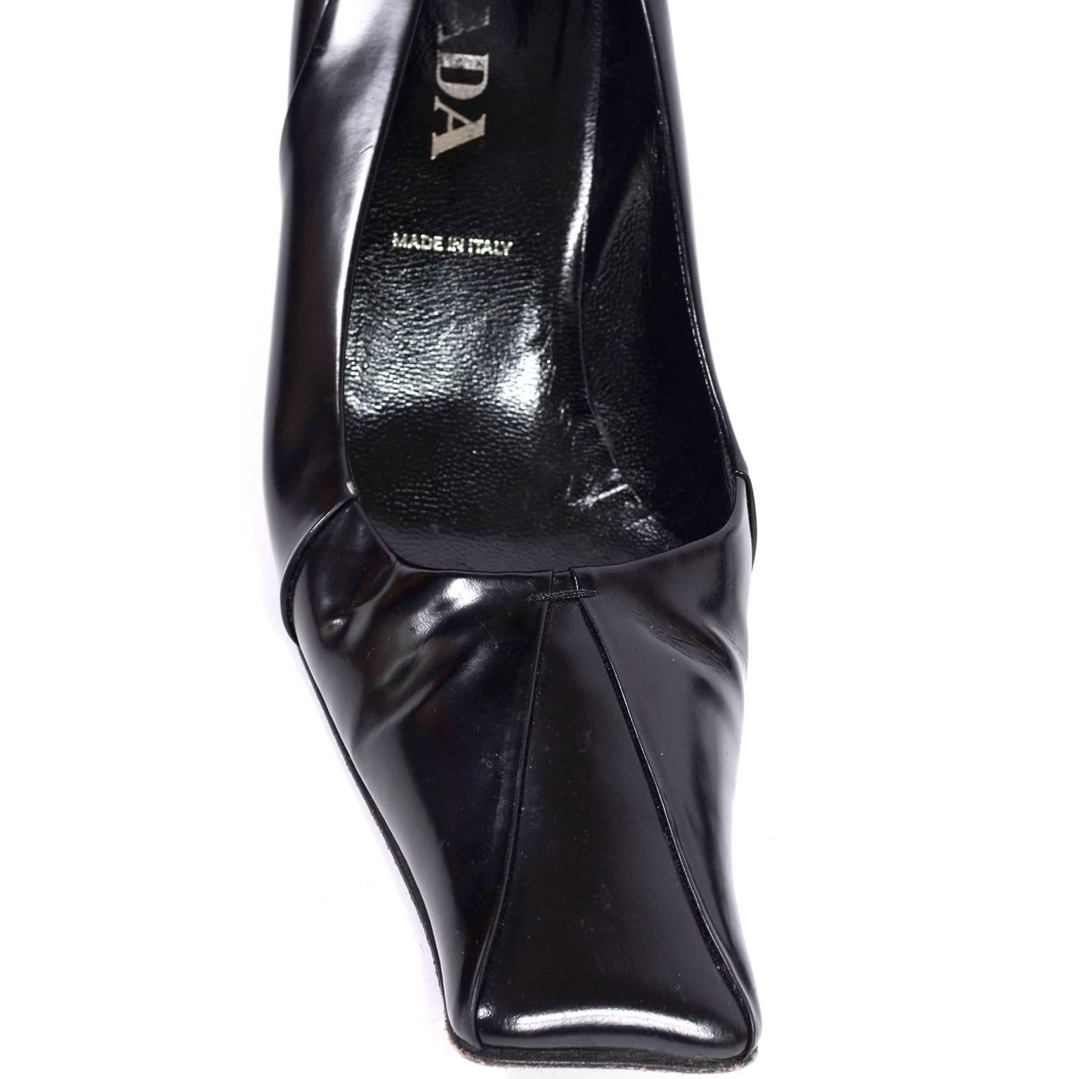1990s Prada Shoes Pumps in Black Patent Leather with Square Toes 1