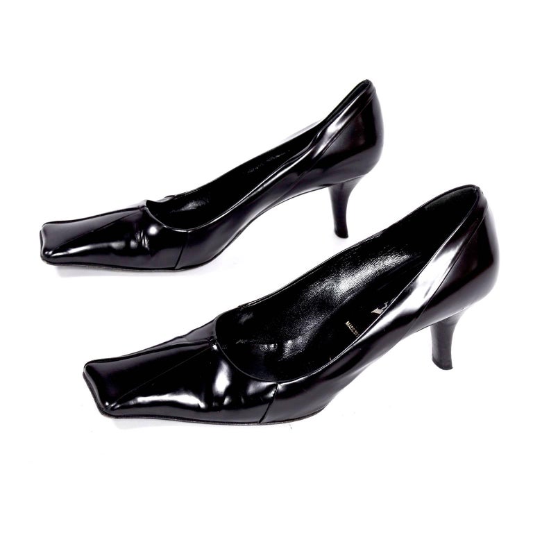 1990s Prada Shoes Pumps in Black Patent Leather with Square Toes at ...