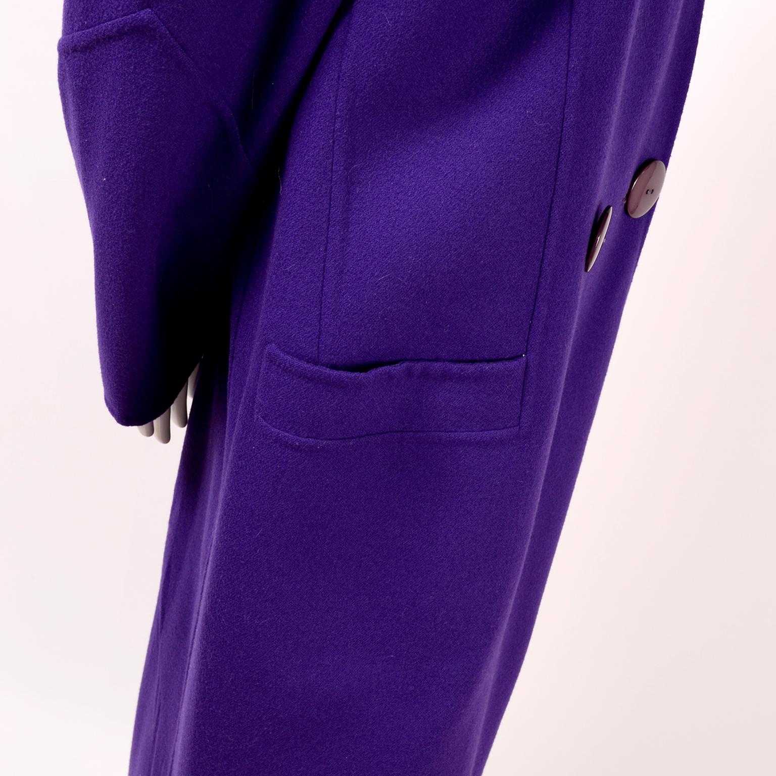 Salvatore Ferragamo - Manteau vintage en laine violet profond  en vente 2