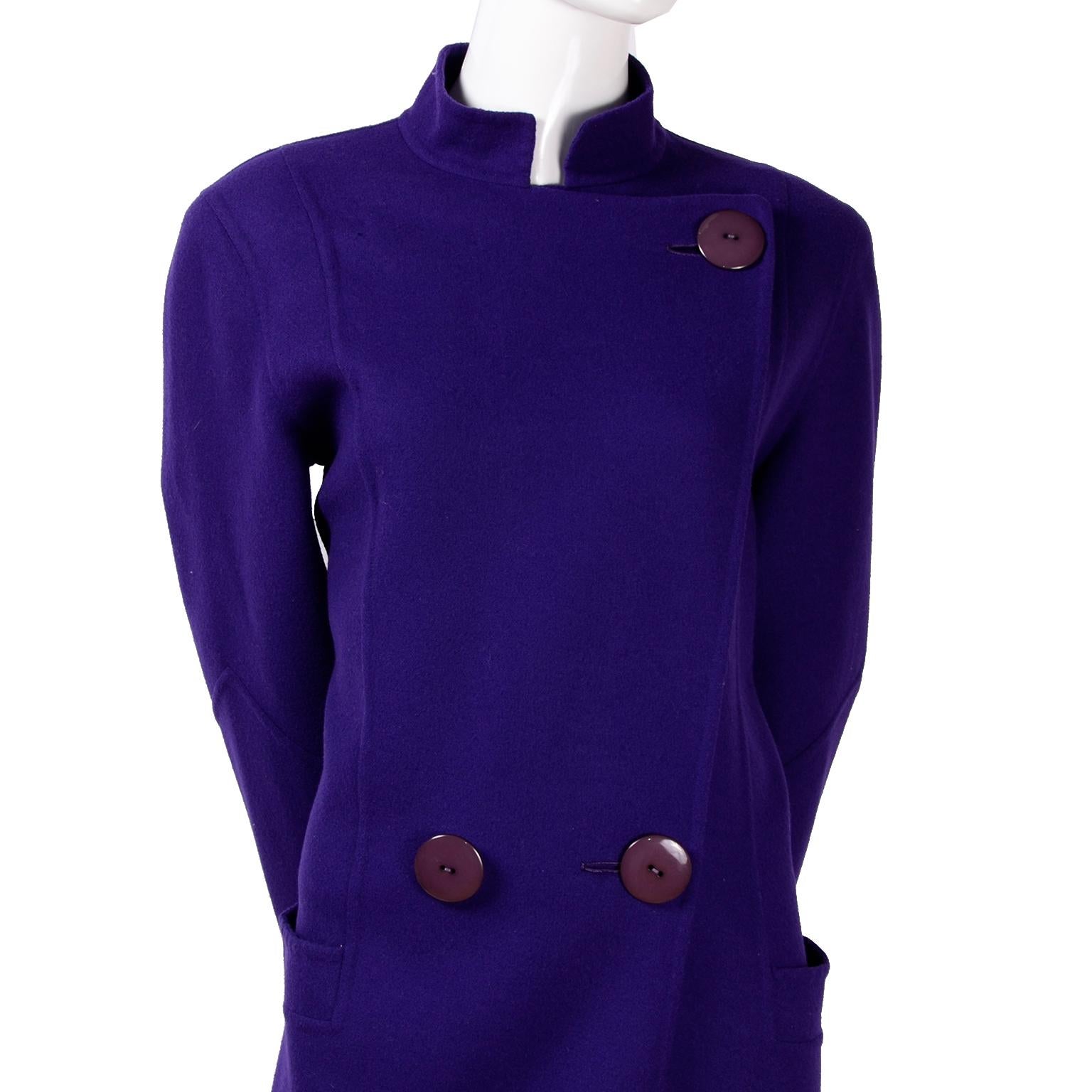 Salvatore Ferragamo Vintage-Mantel aus tief lila Wolle  im Zustand „Hervorragend“ im Angebot in Portland, OR