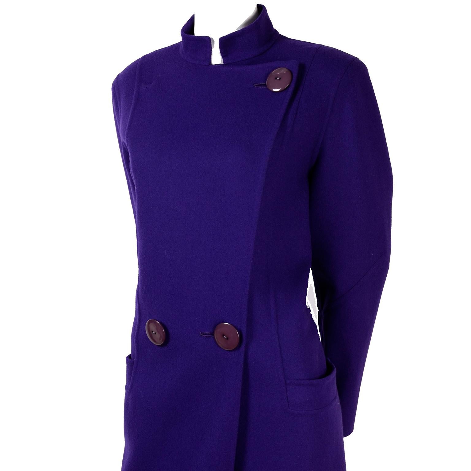 Salvatore Ferragamo Vintage-Mantel aus tief lila Wolle  Damen im Angebot