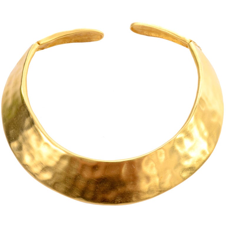 1980s Givenchy Vintage Gold Hammered Hinged Collar ... (768 x 768 Pixel)