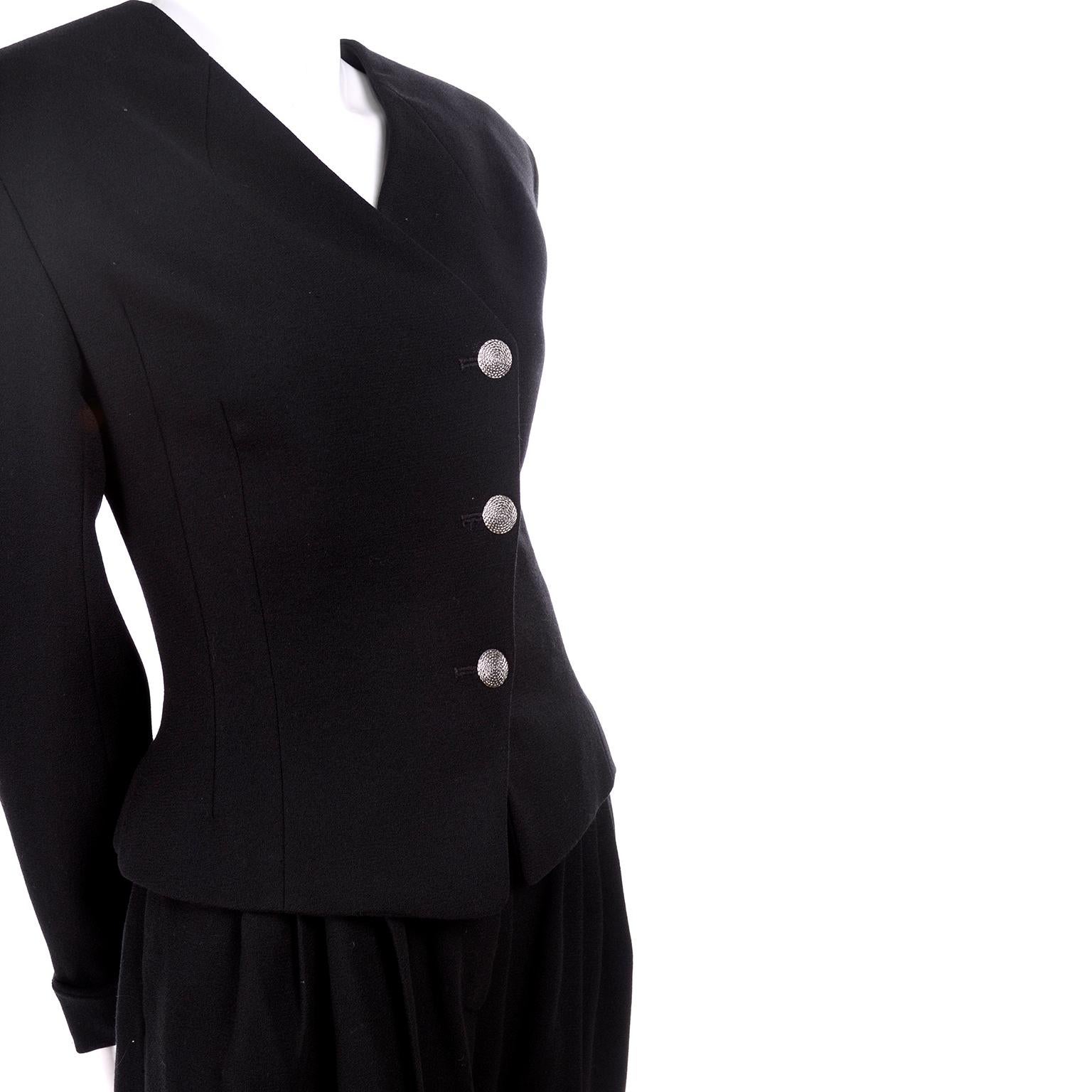 1980s Nicole Farhi Vintage Black Wool Jacket & Ankle Length Cropped Trouser Suit 5