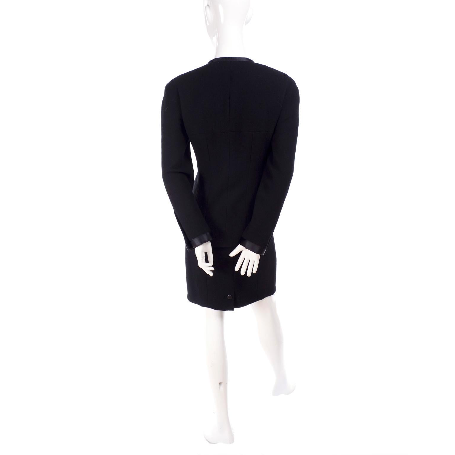 Chanel Jacket and Skirt Suit in Black Wool With Silk Lining Cruise Resort 1996 For Sale 5