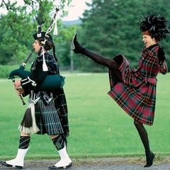 Oscar de la Renta Fall Runway 1991 / 1992 Red Tartan Plaid Skirt & Jacket Suit