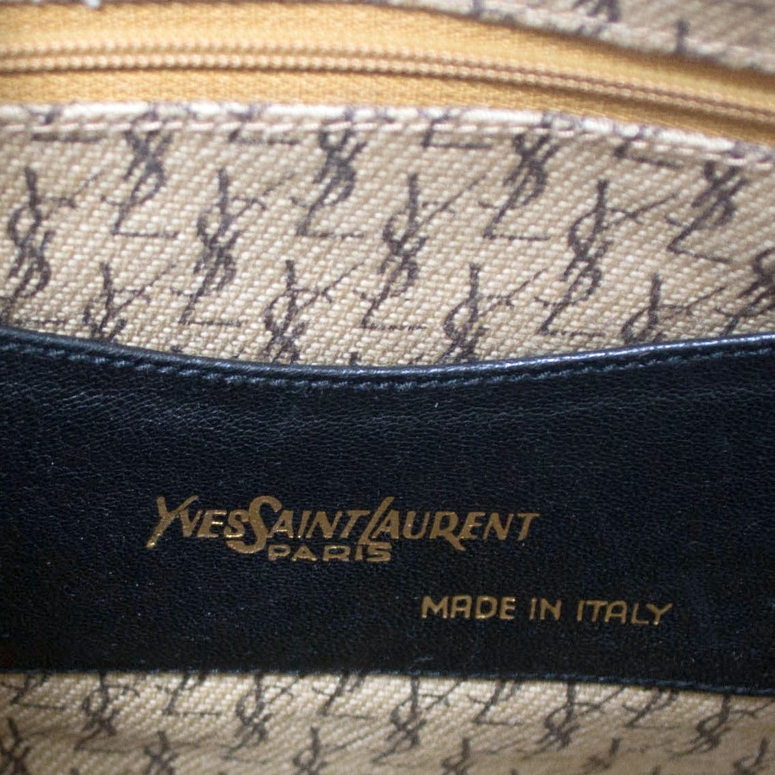 1970s YSL Yves Saint Laurent Leather Vintage Handbag Shoulder Bag Logo Lining In Excellent Condition In Portland, OR