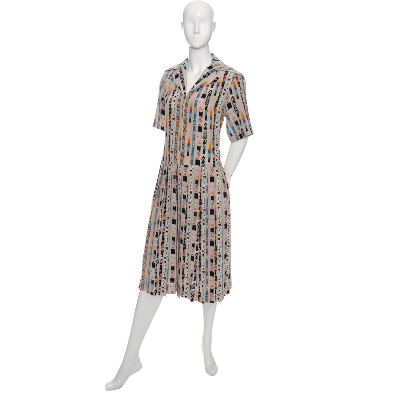 Women's 1970s Vintage Dress Loewe Spain Novelty Print Silk Doll Faces Drop Waist