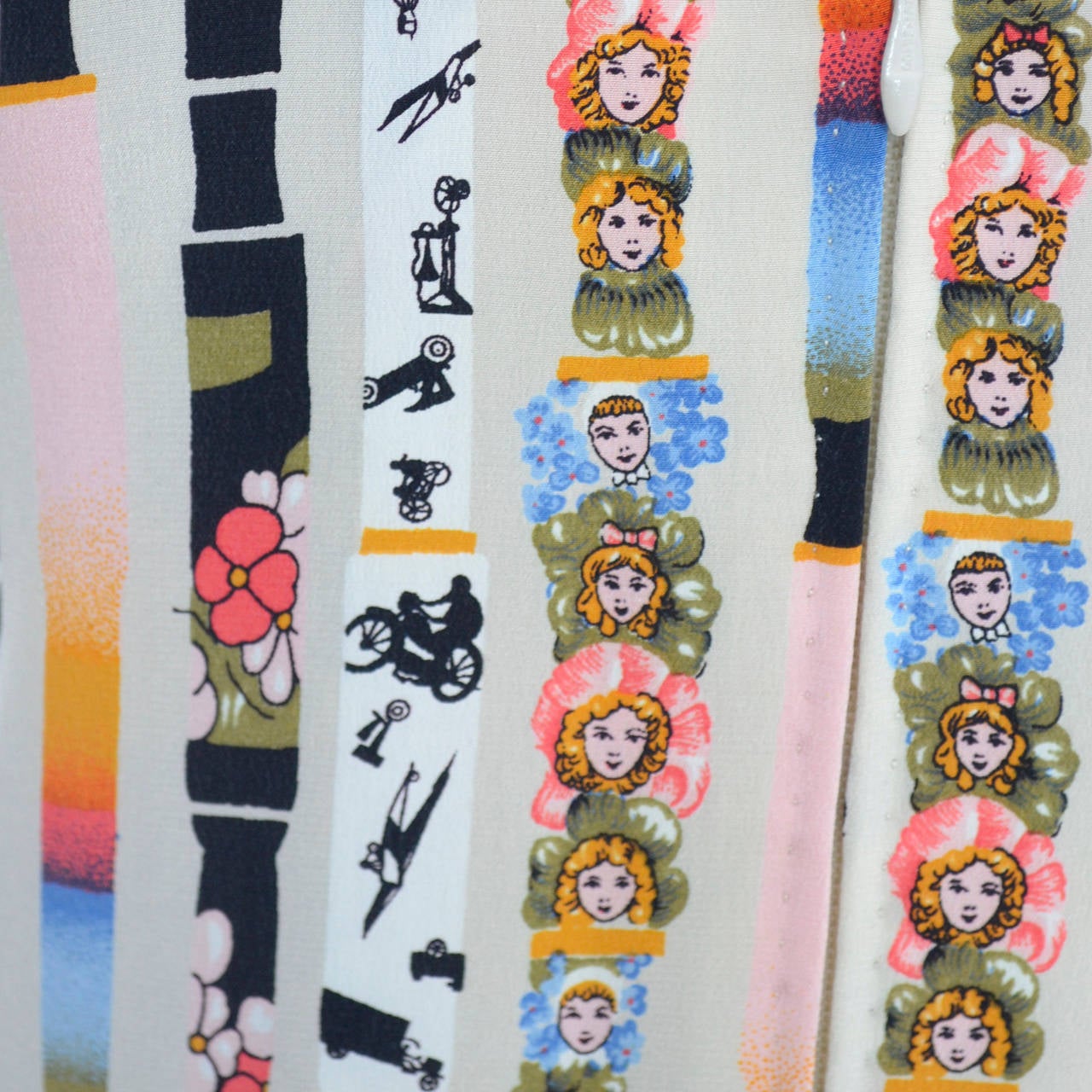 1970s Vintage Dress Loewe Spain Novelty Print Silk Doll Faces Drop Waist 2
