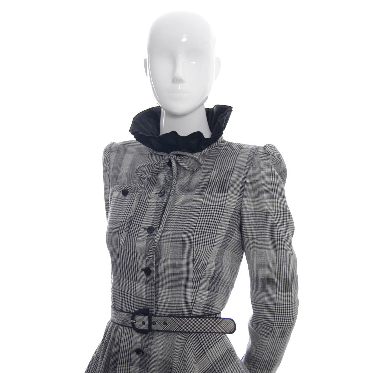 Vintage Valentino Boutique Plaid Wool Vintage Dress Full Skirt Belt As New In Excellent Condition In Portland, OR