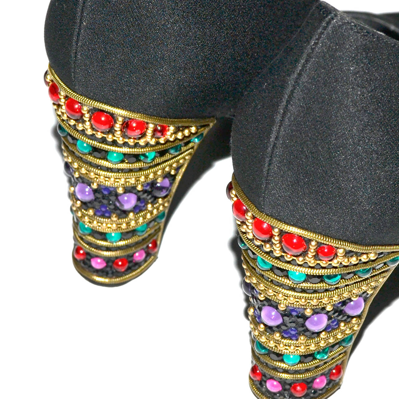 Stuart Weitzman Vintage Abend Schwarz Schuhe mit juwelenbesetzten Heels Spanien 7B  Damen im Angebot