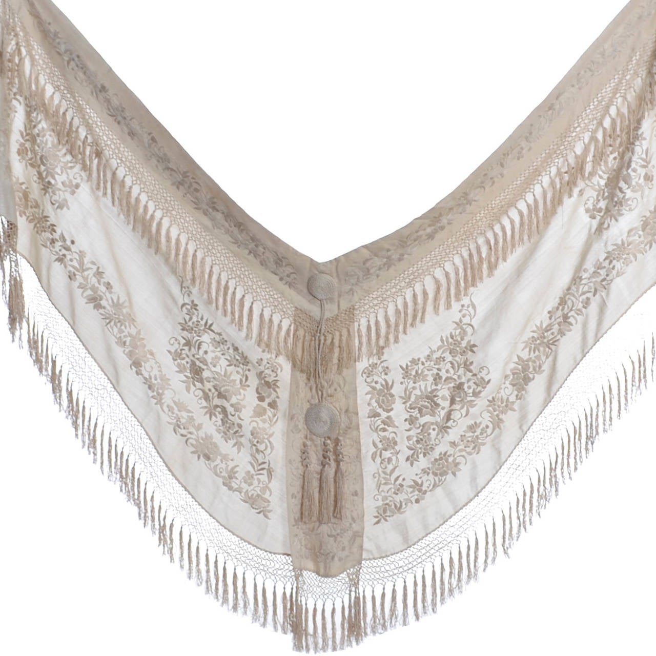 Ivory Edwardian Vintage Shawl Wrap Cape Fringe Antique Silk Embroidery Tassels In Good Condition In Portland, OR