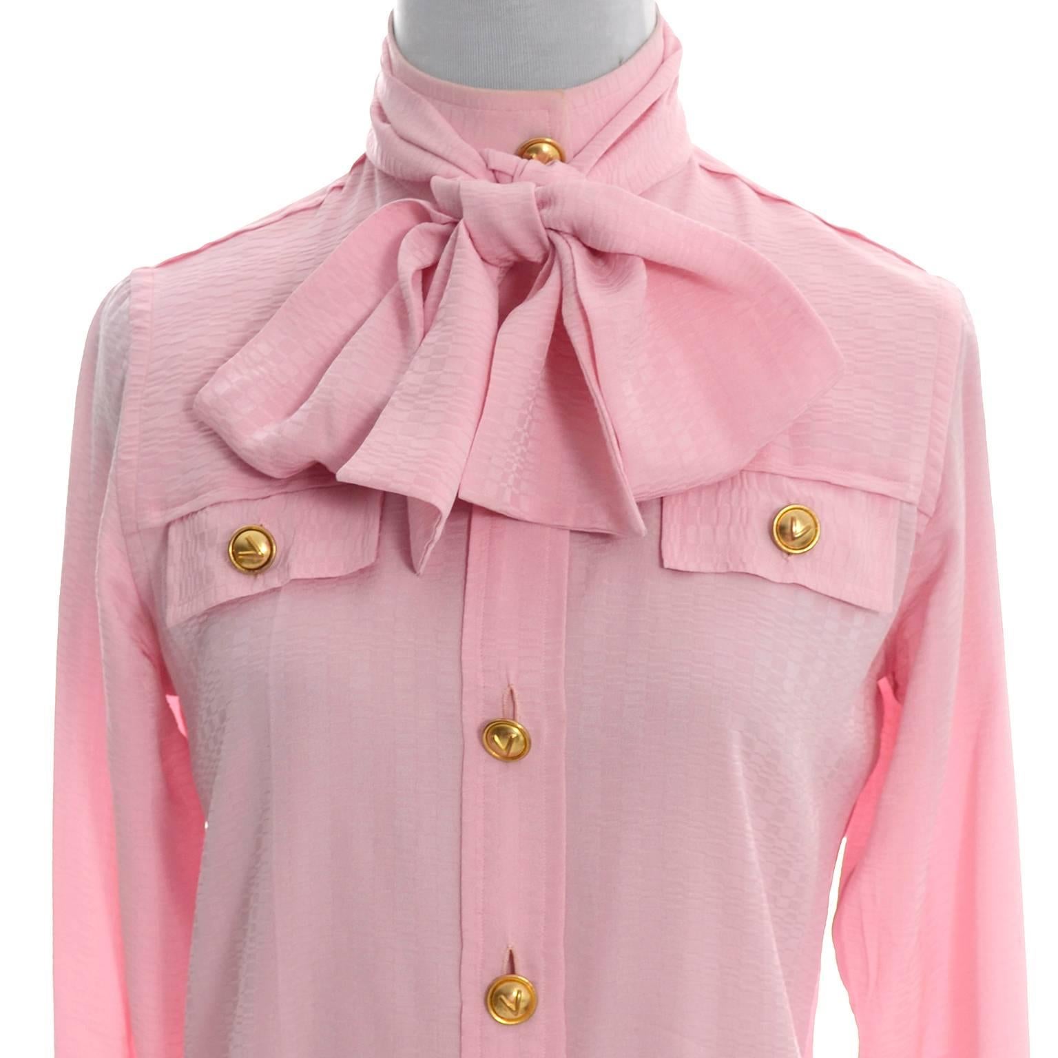 Rare 70s Valentino Pink Silk Bow Blouse V Logo Buttons Older Label Early 1970s In Good Condition In Portland, OR