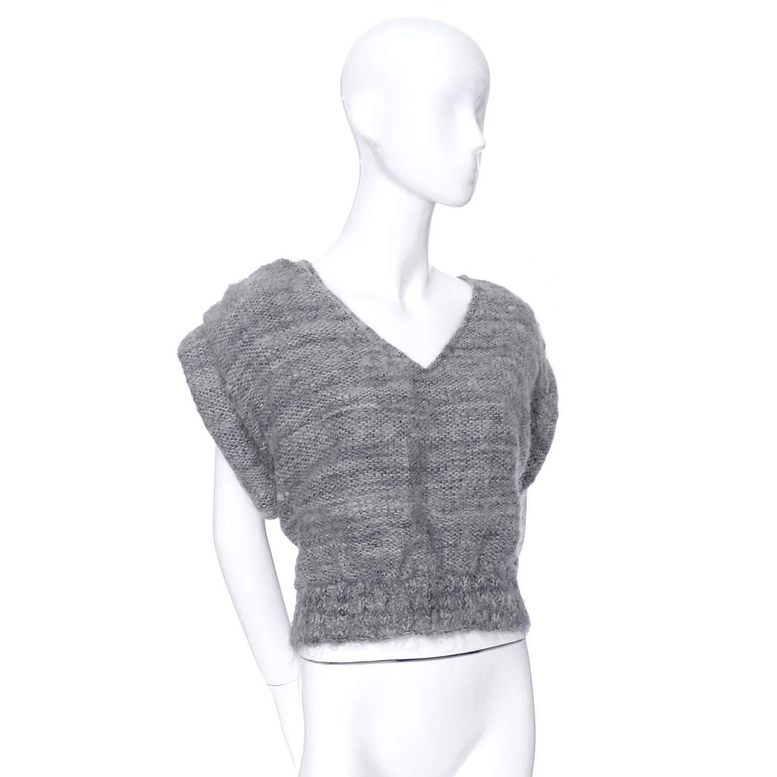 Nikos Handwoven Gray Wool Vintage Cropped Sweater With Rolled Arms & V Neck Vest In Excellent Condition For Sale In Portland, OR
