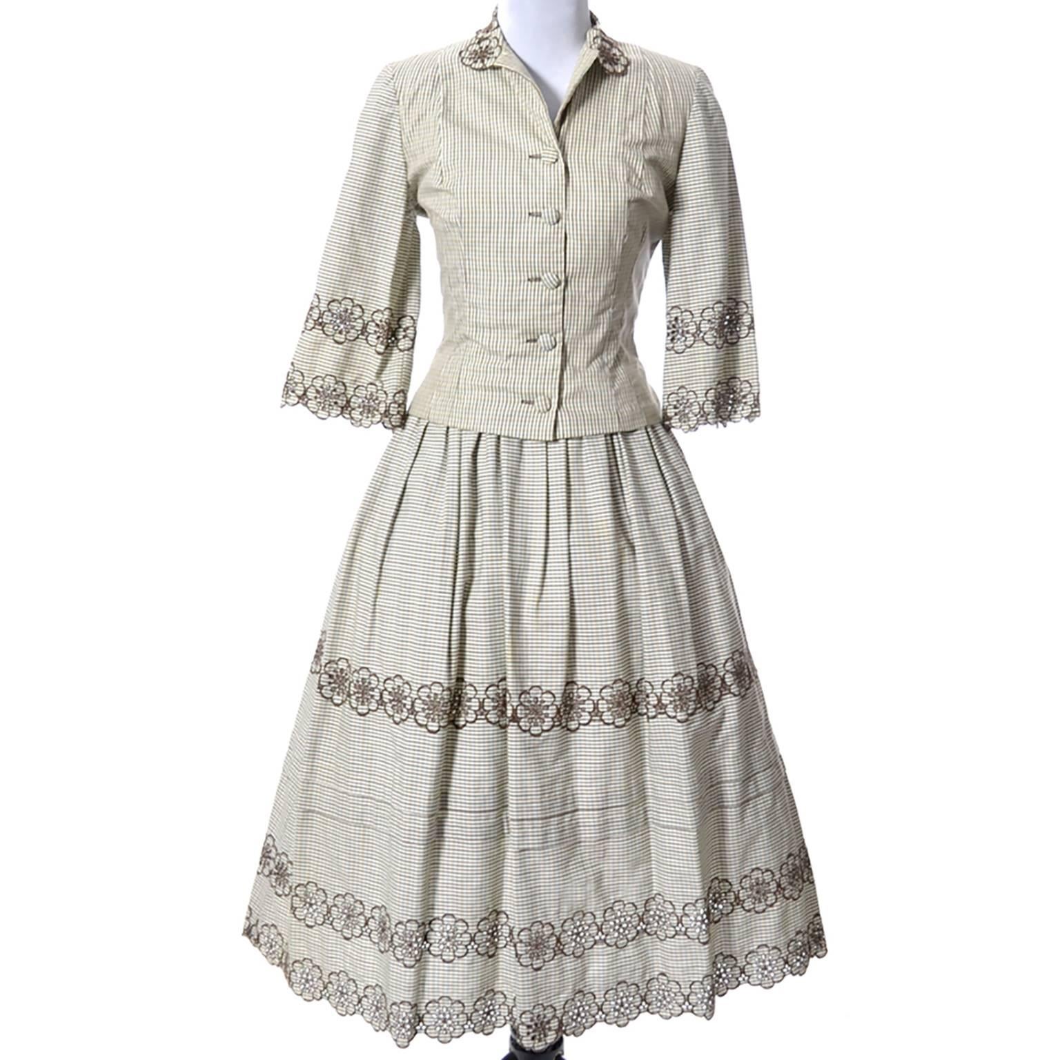 This is an absolutely wonderful 2 piece 1950s vintage dress from designer Tina Leser. This ensemble has the 