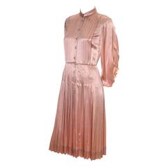 Albert Nipon 1970s Pleated Peach Pink Slipper Satin Retro Dress