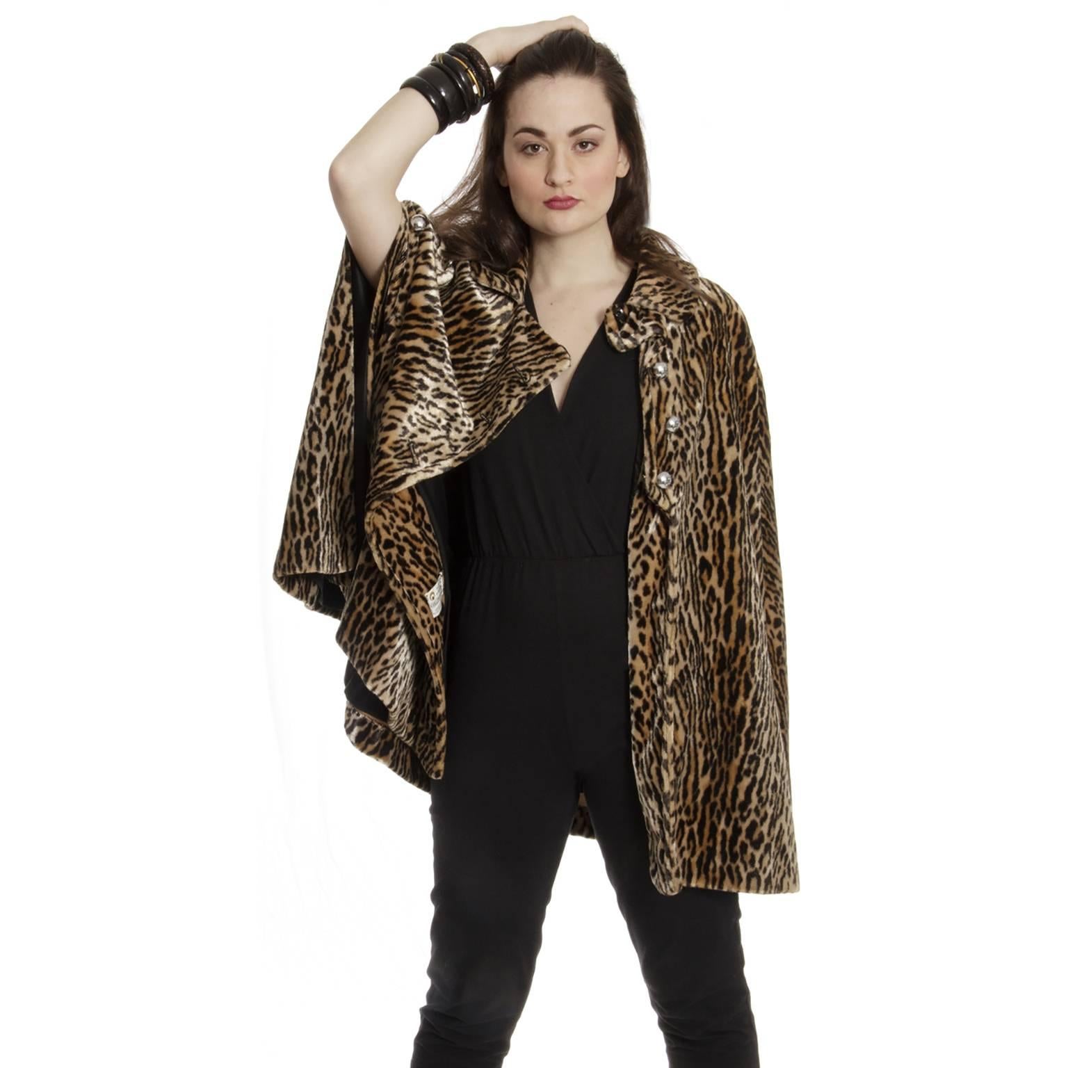 Black Harolde's Vintage Leopard Faux Fur Cape 1960s Chic Outerwear S/M