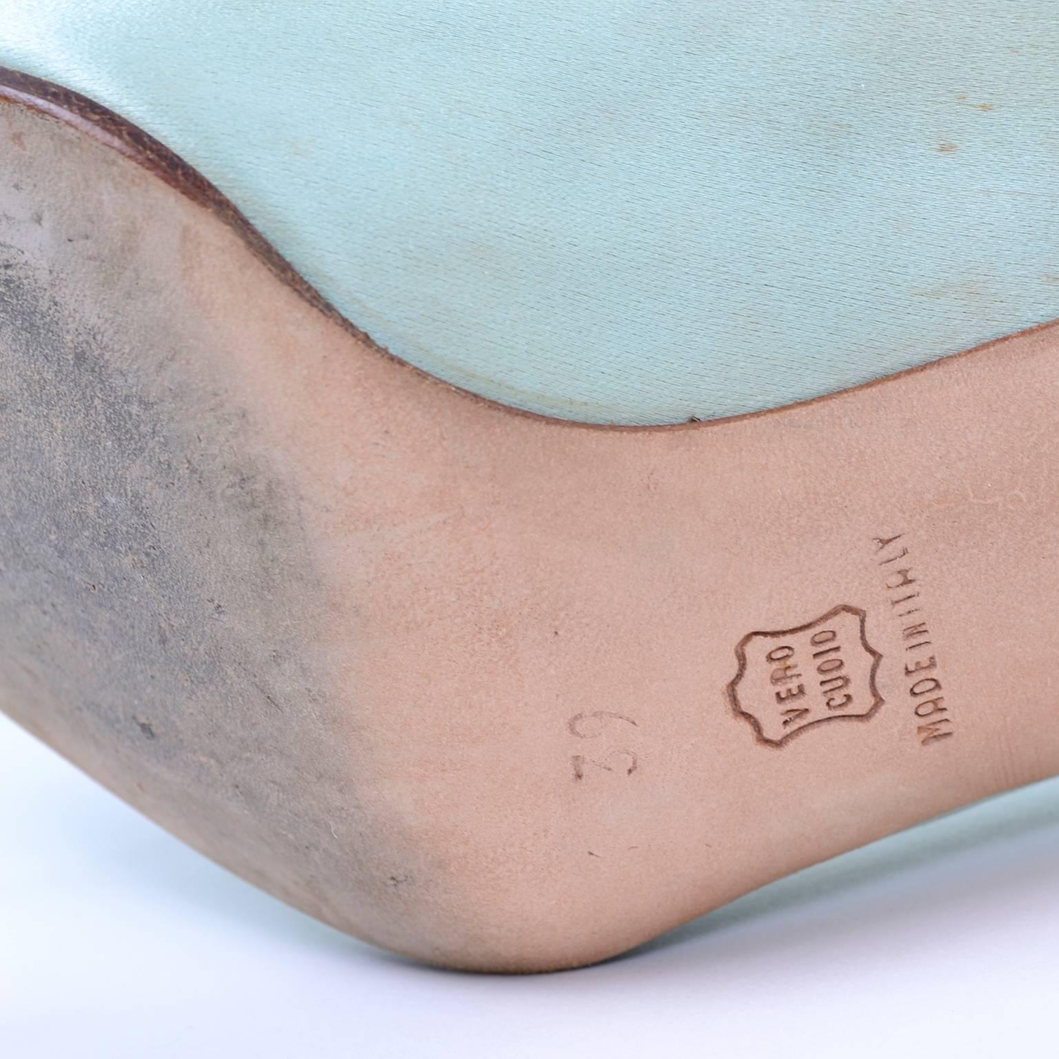 Gris Manolo Blahnik London - Chaussures vintage à lacets en satin vert  en vente