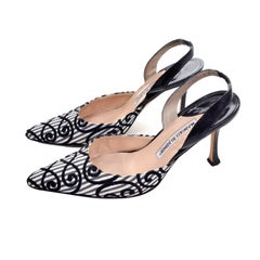 Chaussures Manolo Blahnik Carolyne Sling Back en noir & tourbillons blancs Taille 37.5