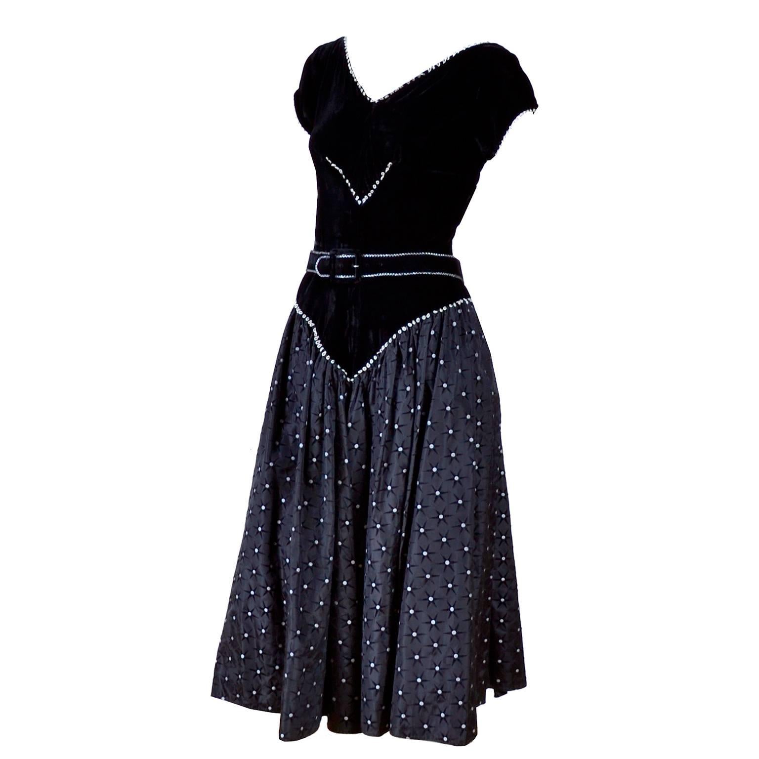 1950s Vintage Dress Black Velvet w/ Black and Silver Starbursts Full Skirt 