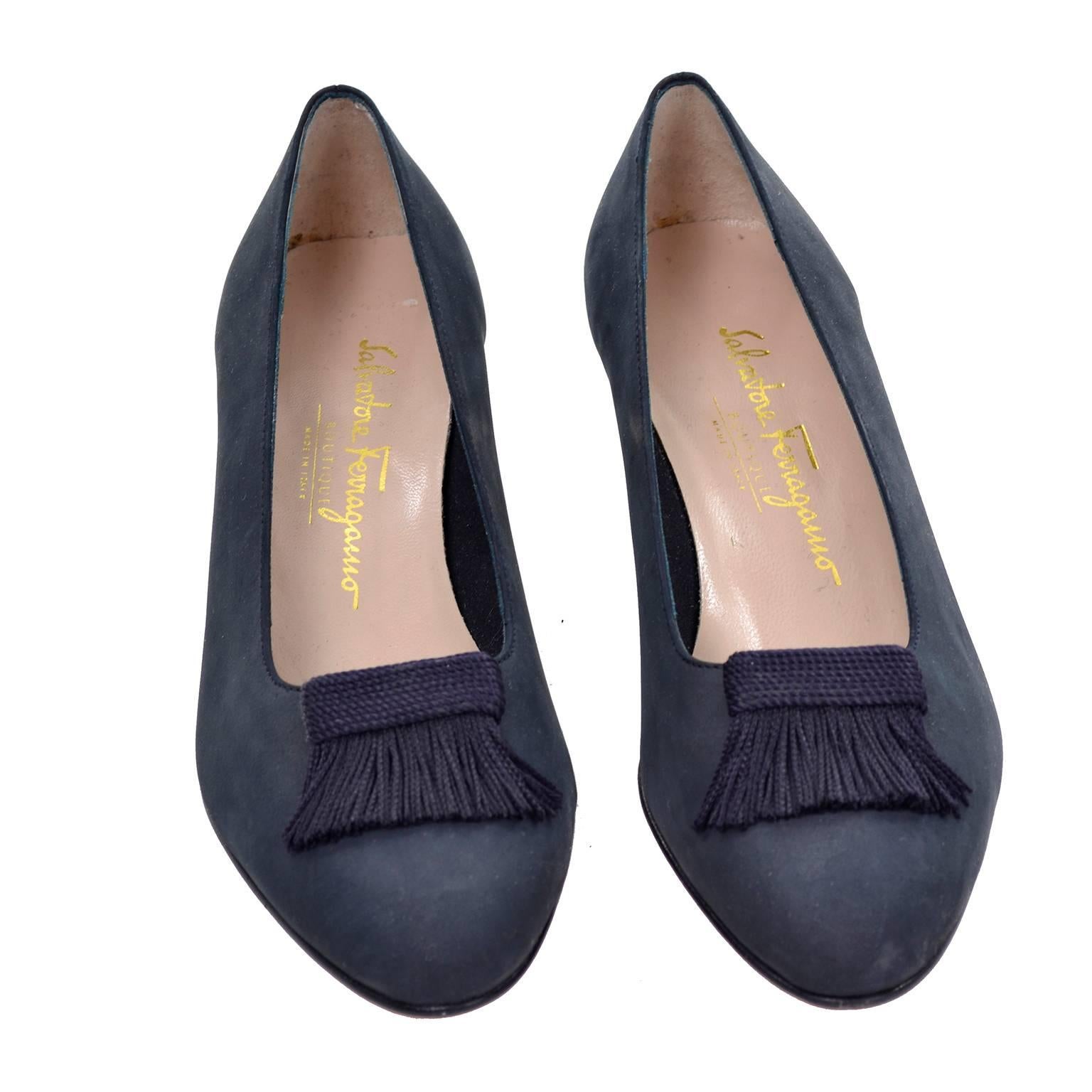 New Vintage Ferragamo Shoes in Navy Blue Suede with Fringed Tassels Size 8B In New Condition In Portland, OR