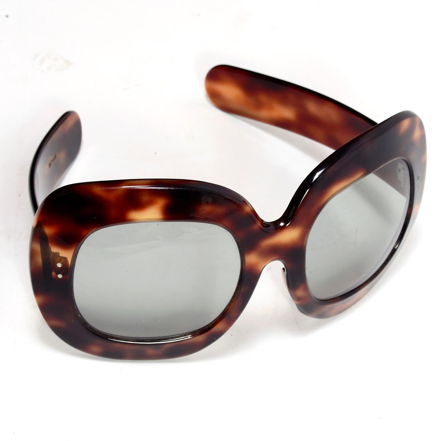 vintage oversized sunglasses