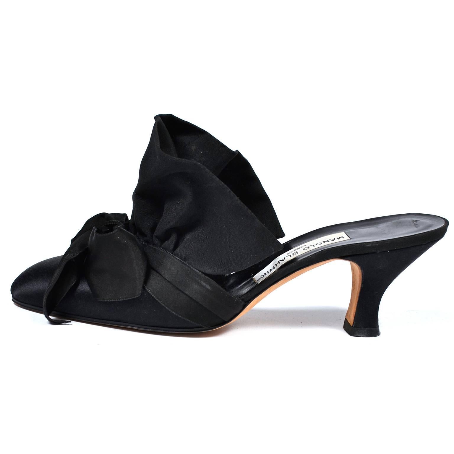 Women's  Rare Vintage Manolo Blahnik Black Ruffled Satin Bow Shoes Mules Size 39.5