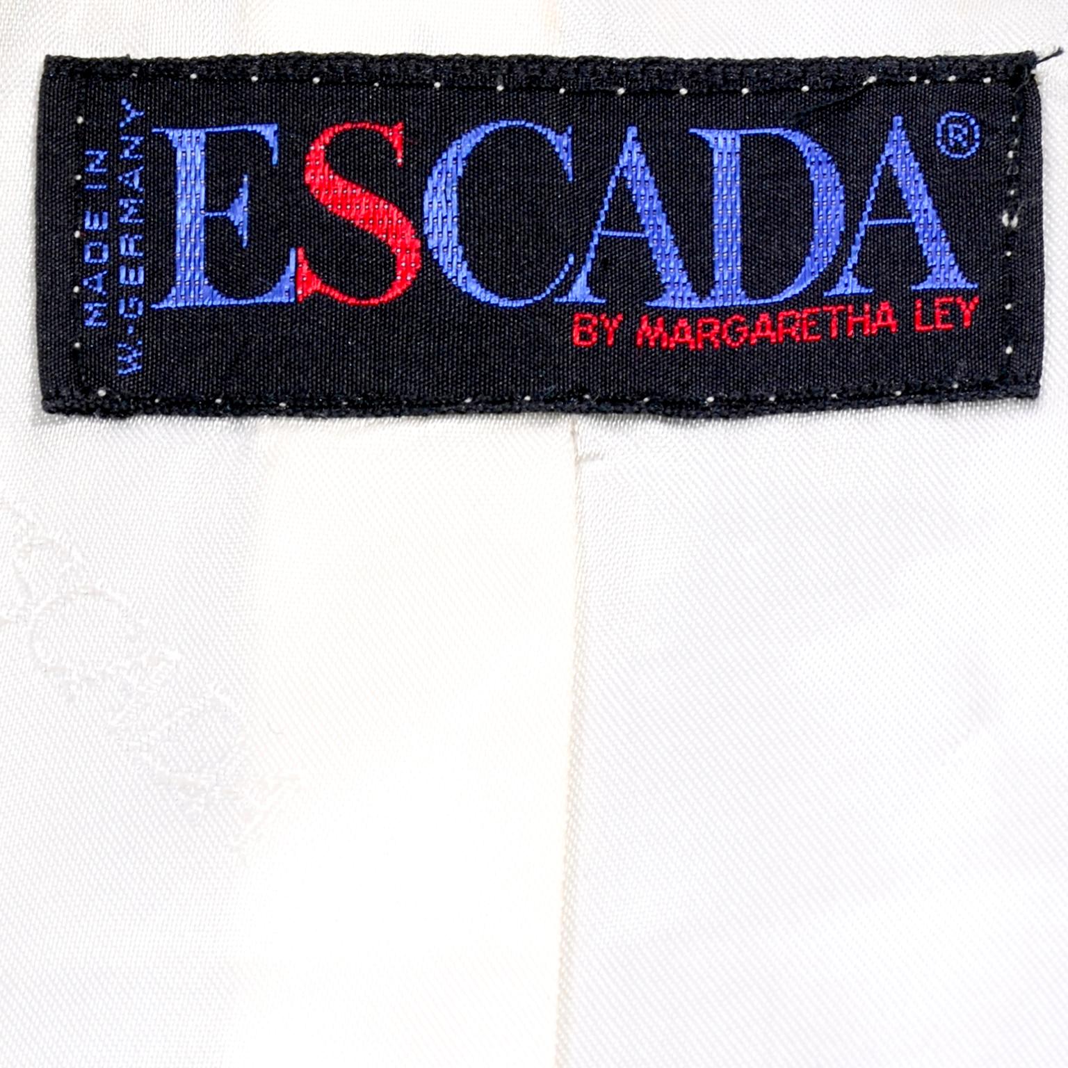 1980er Jahre Vintage Escada Schwarzer & Cremefarbener karierter Mantel mit schwarzen Samtrevers 9
