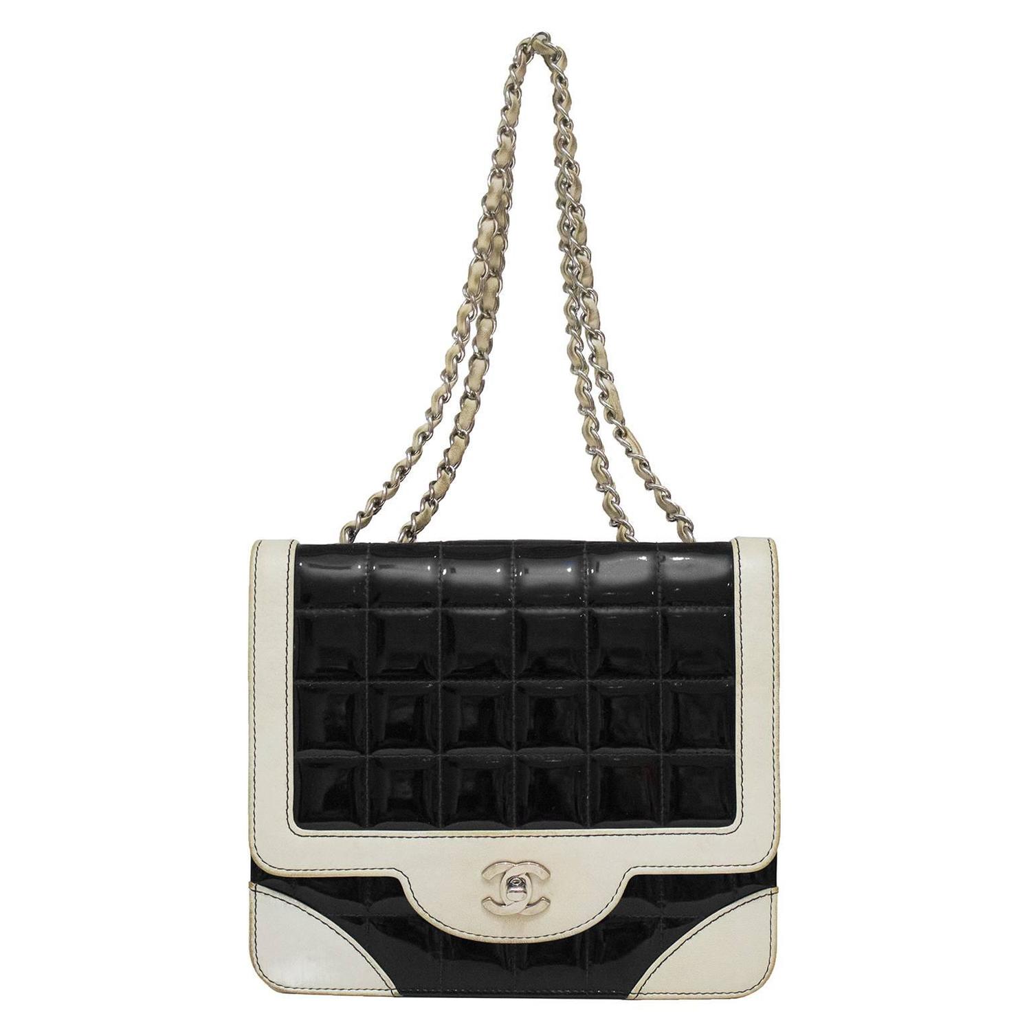 1980's Chanel Black and White Patent Leather Shoulder Bag For Sale at