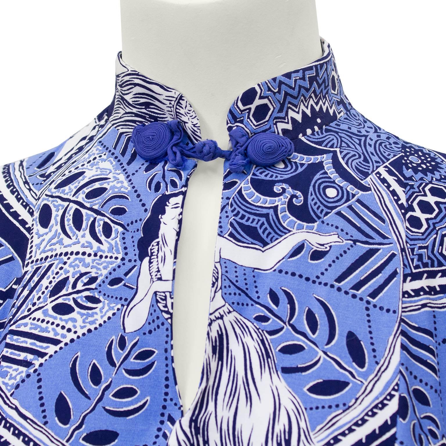 Robe d'hôtesse en rayonne bleue à imprimé hawaïen des années 1940 Excellent état - En vente à Toronto, Ontario
