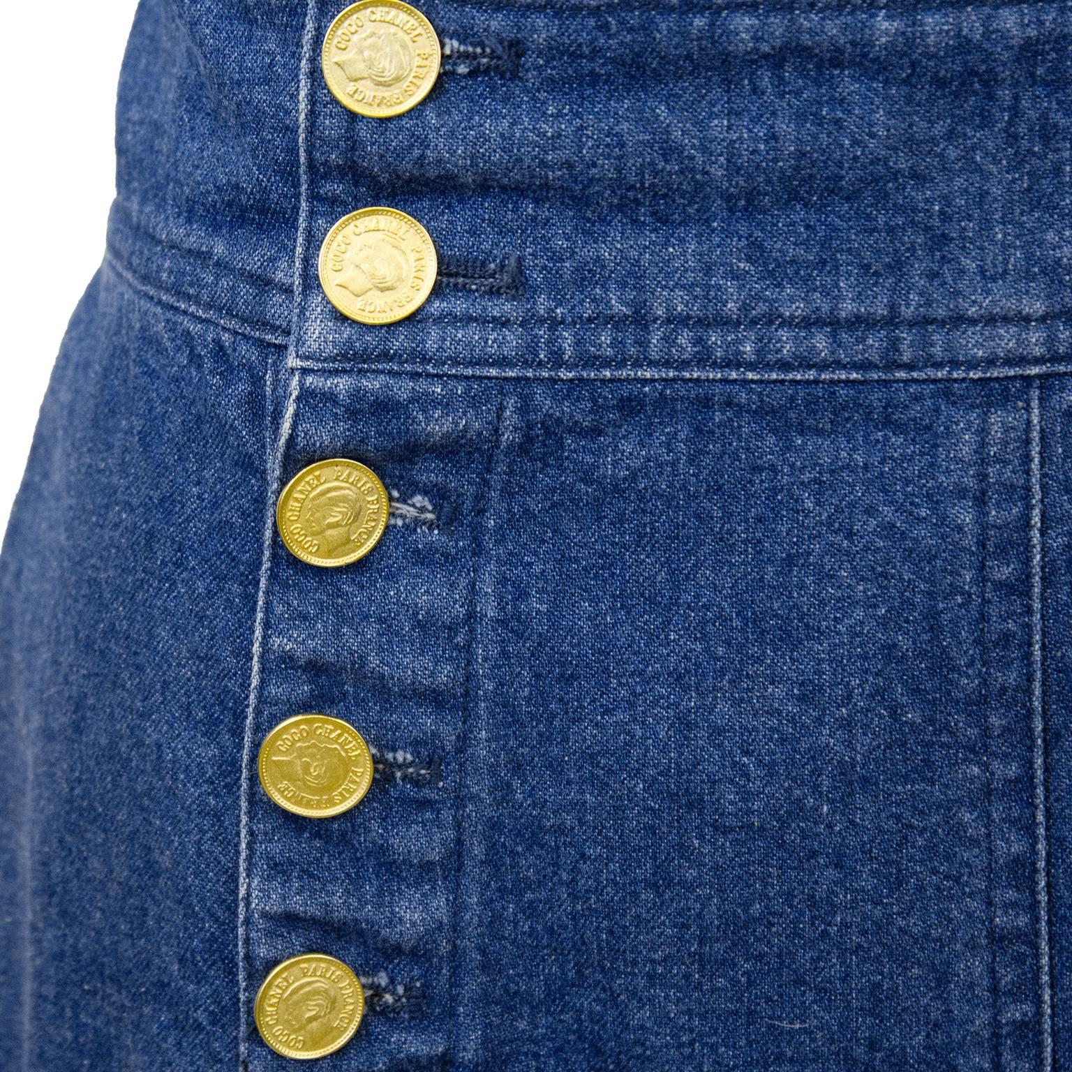 1990s Chanel Denim Skirt with Gold Buttons  In Excellent Condition In Toronto, Ontario