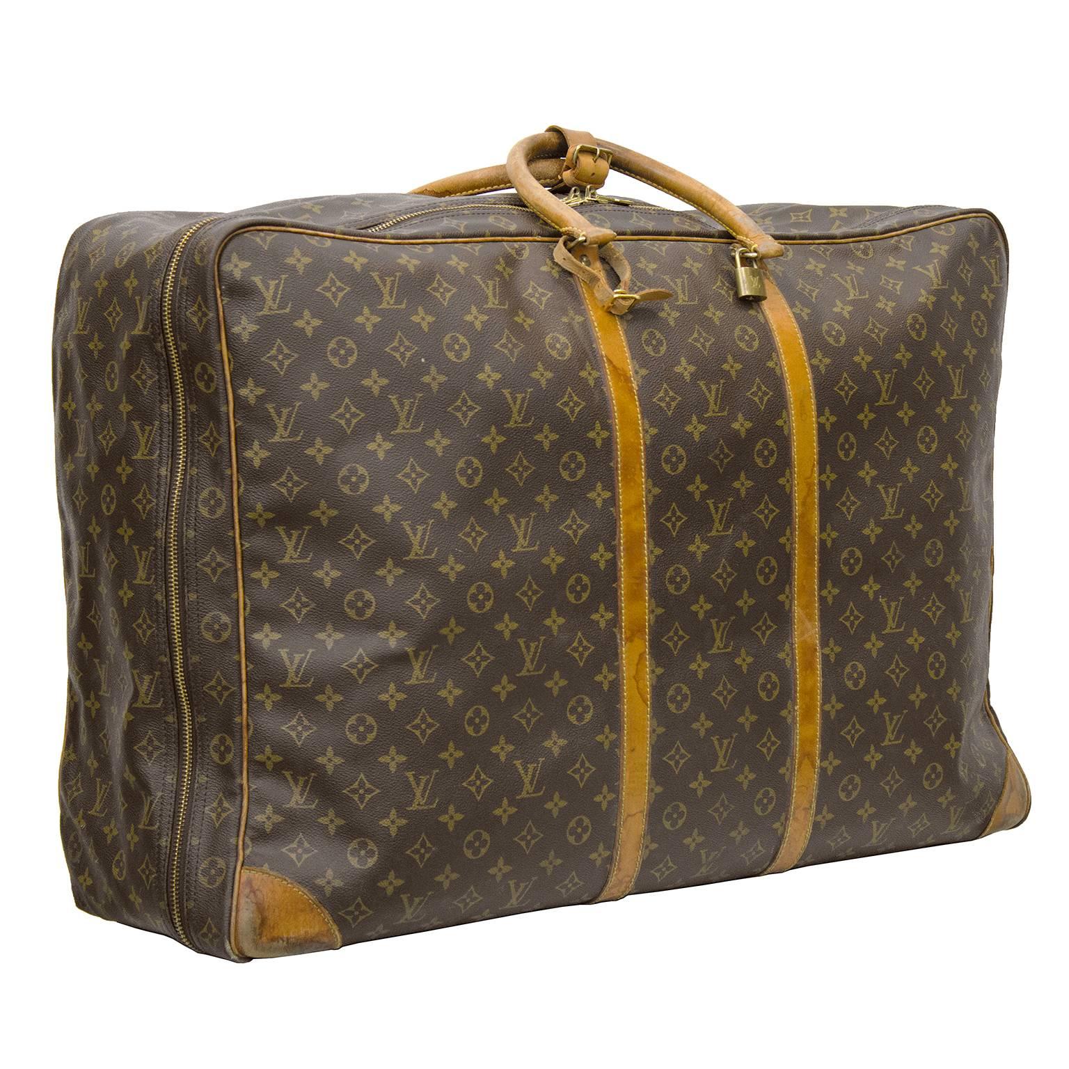 Travel in style with this ultra chic Louis Vuitton Sirius 70 suitcase; large enough to hold all the essentials on a long trip. This Louis Vuitton Monogram Canvas Sirius 70 single compartment soft suitcase is the largest member of the Sirius family.