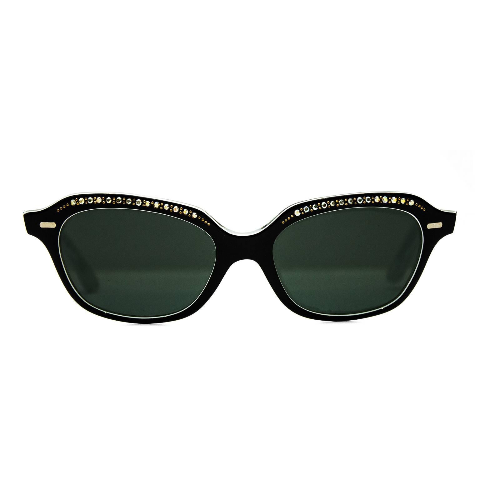 1990s Chanel Black Sunglasses with Gold Stars at 1stDibs | chanel star  sunglasses, chanel studded sunglasses, 90s chanel sunglasses