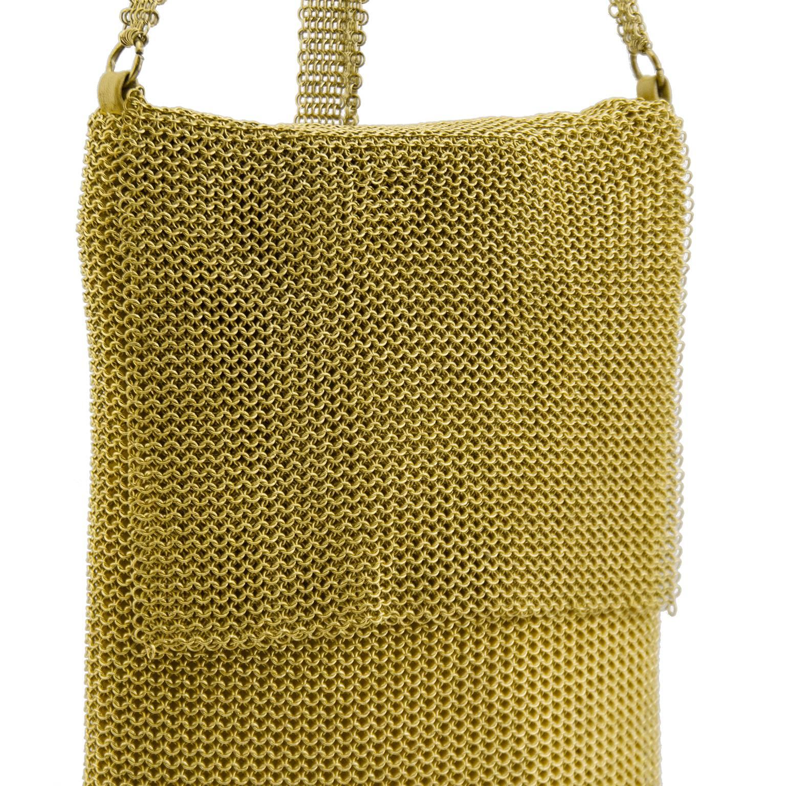 1950s Gold Mini Mesh Bag In Excellent Condition In Toronto, Ontario