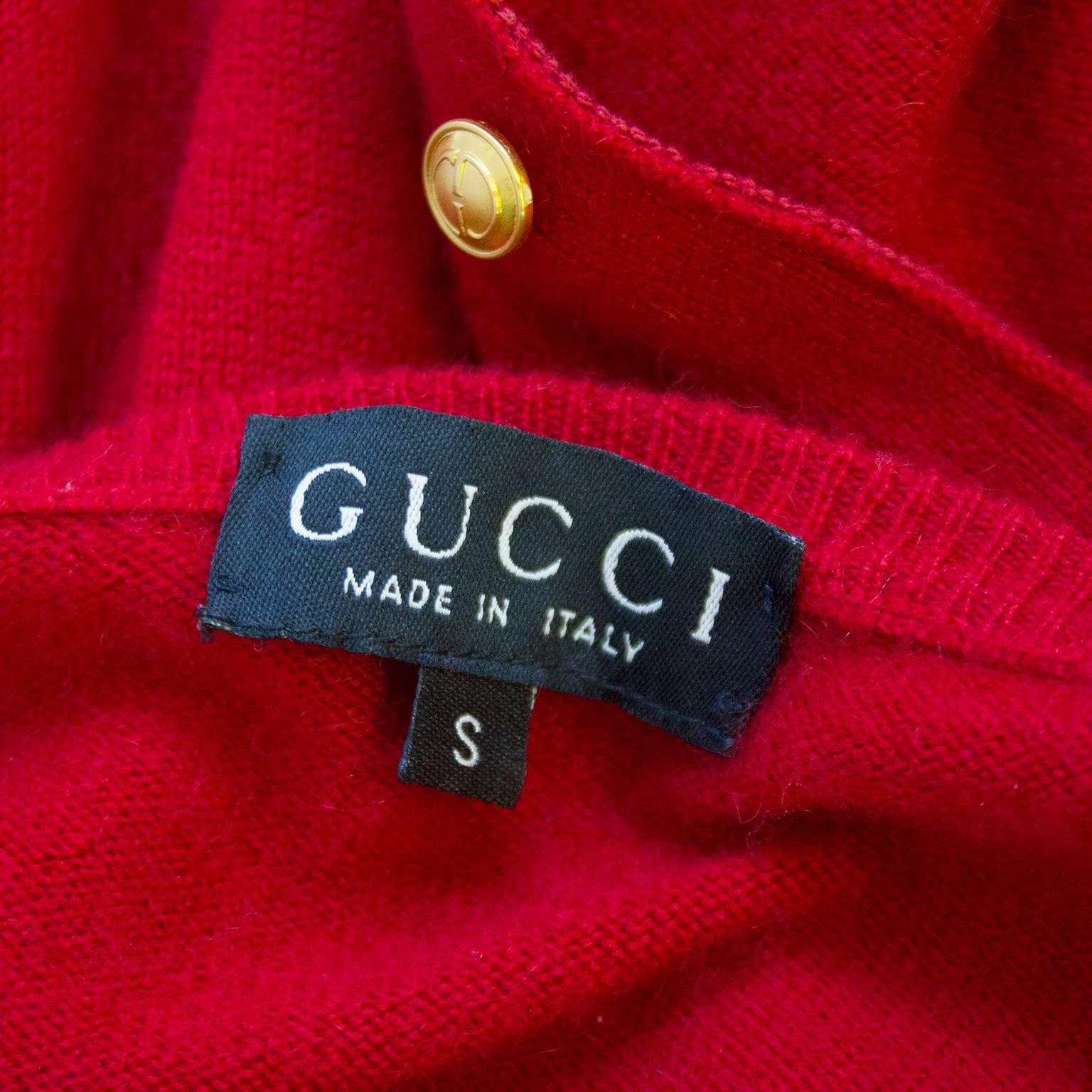 Early 1990s Gucci Red Cashmere Twin Set  In Excellent Condition For Sale In Toronto, Ontario