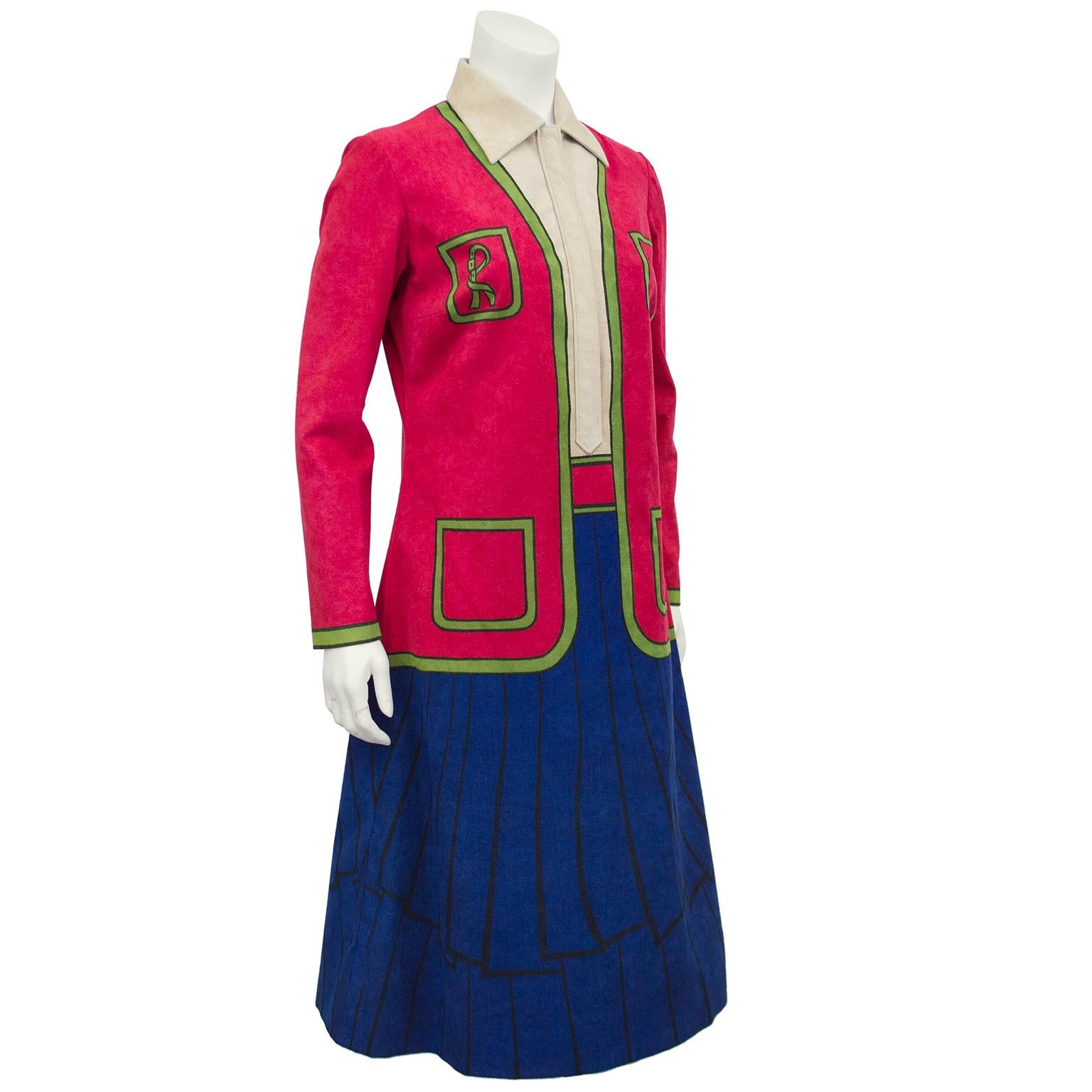 Schönes 1960er-Jahre-Ultrasuede-Trompe-l'oeil-Kleid von Roberta di Camerino. Das farbenfrohe Kleid erweckt den Eindruck, als trüge man einen blauen Rock mit einem roten, grün abgesetzten Pullover über einem Hemd mit Knopfleiste. Dieser einzigartige