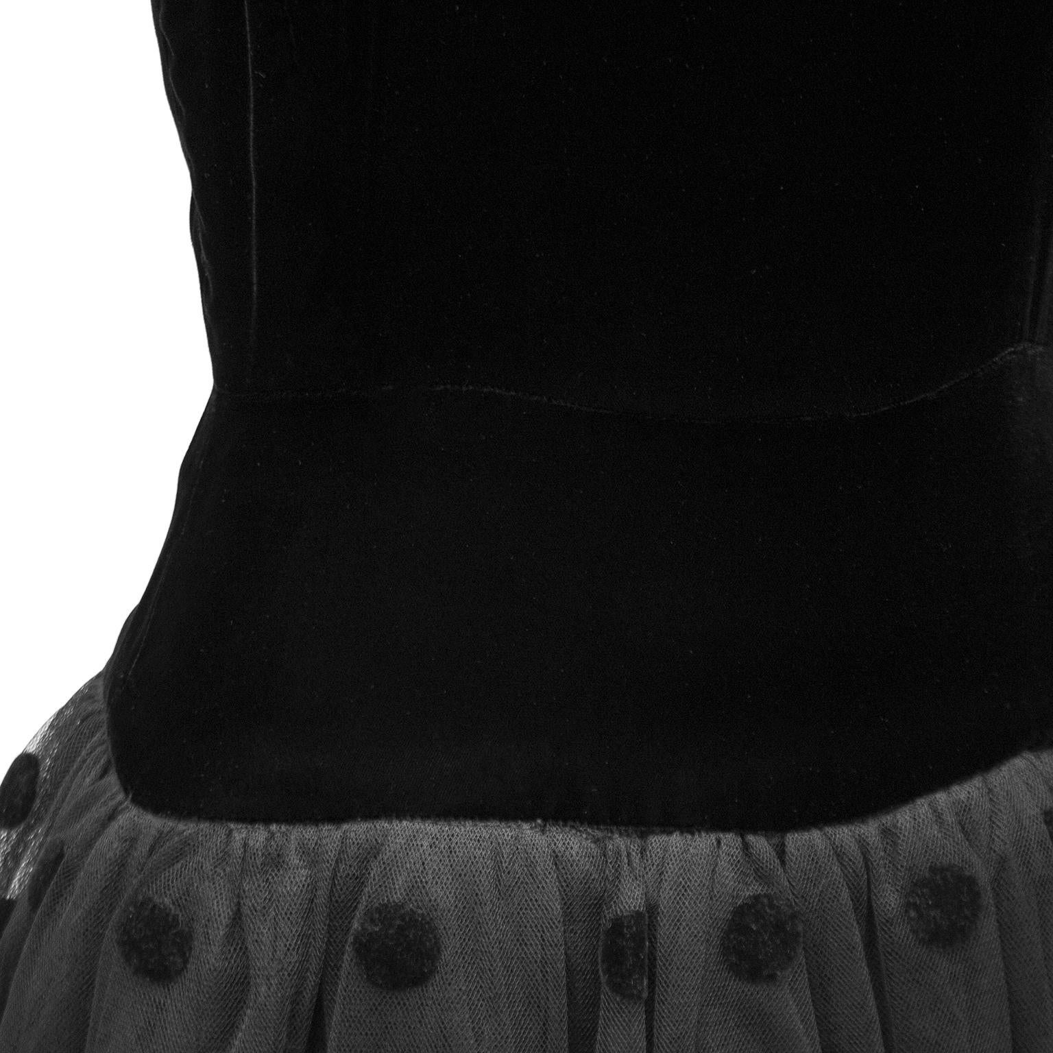 1980s Black Velvet and Tulle Dress In Good Condition For Sale In Toronto, Ontario