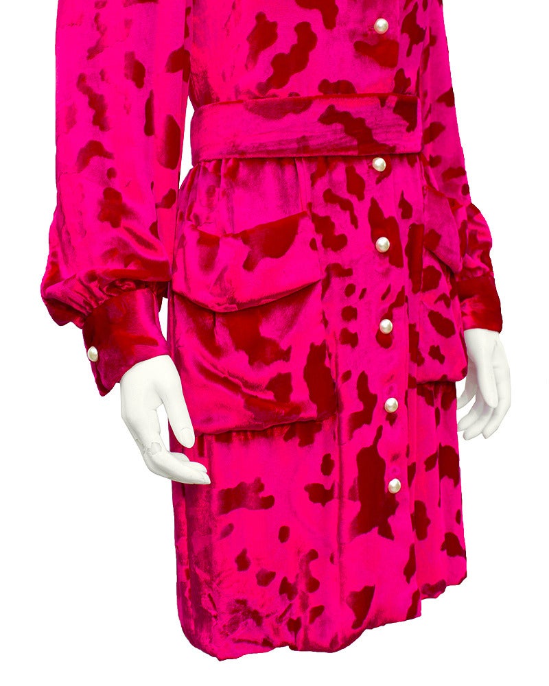1980s Bill Blass Fuchsia Devorre Silk Velvet Shirt Dress In Excellent Condition In Toronto, Ontario